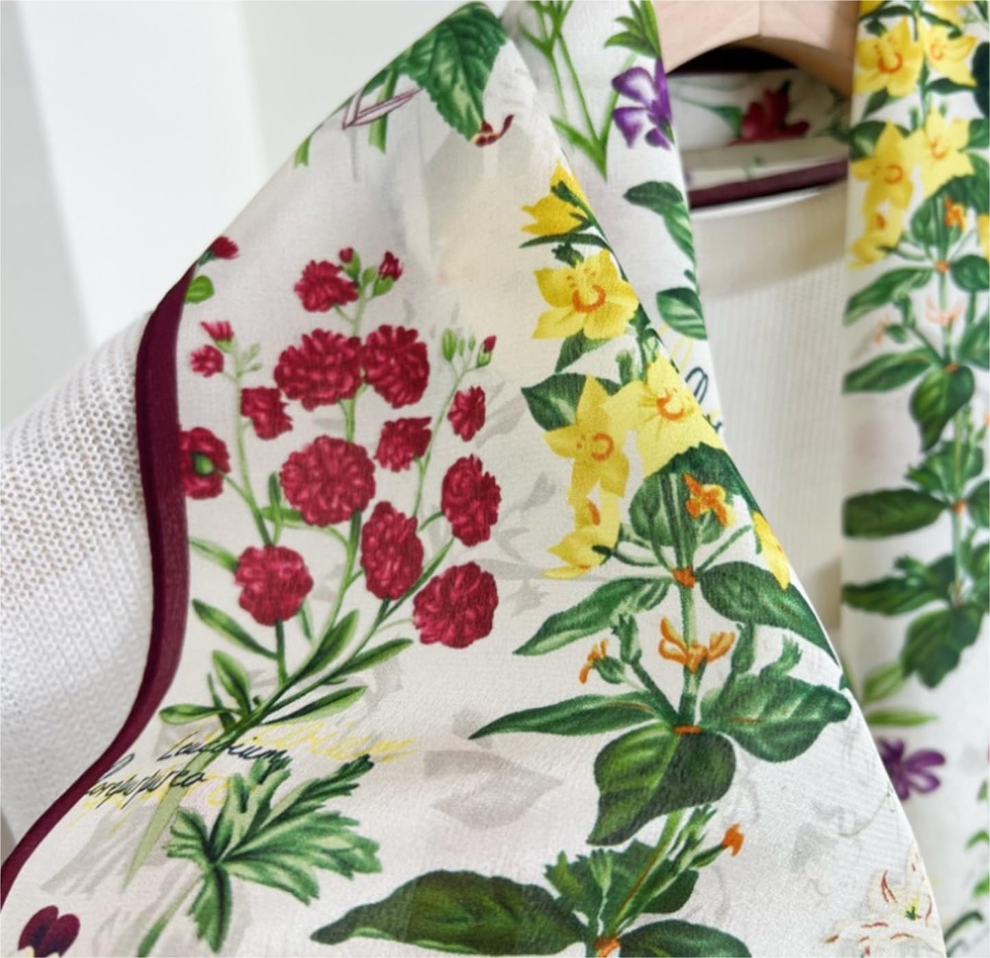 Bufanda Versátil Bufandas De Seda Morera para Mujer Bufanda Satén con Estampado Floral Envolturas para El Cabello Mantón Pañuelo Suaves
