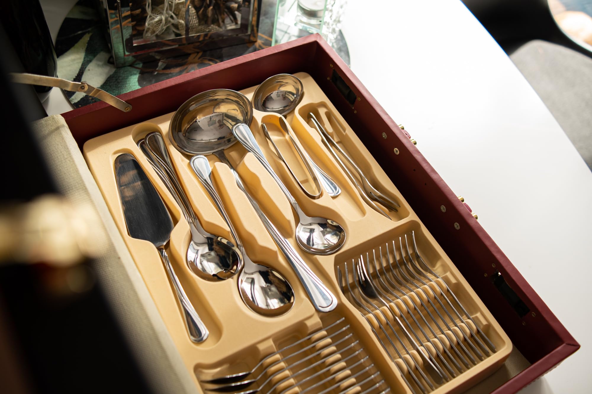 KARL HAUSMANN Set Posate 12 Persone, 72 Pezzi in Acciaio Inox 18/0 con Valigetta - Servizio Posate con Coltelli Forchette Cucchiai + Posate da Servizio, Lucido, Lavabili in Lavastovigli