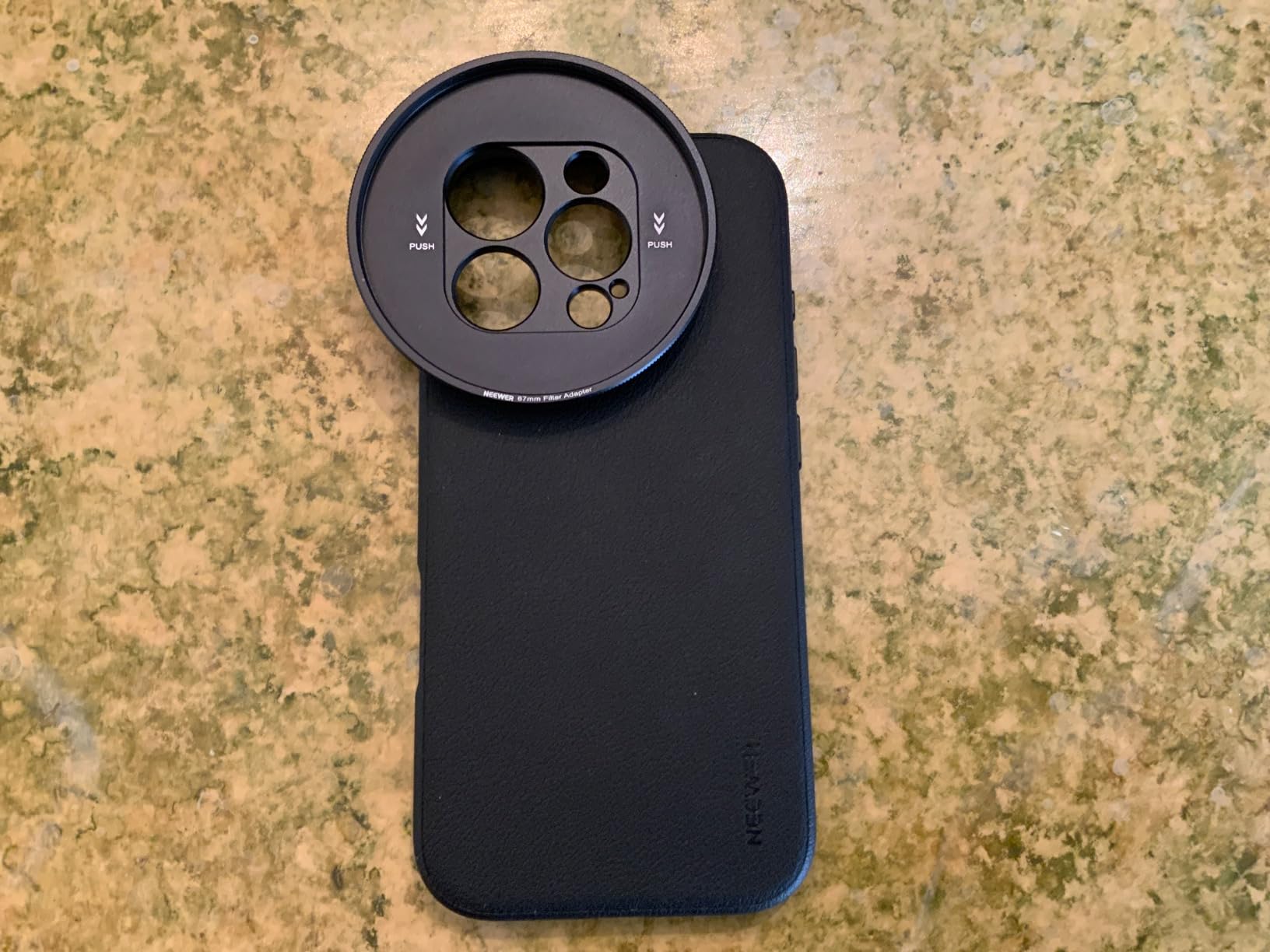 NEEWER Pare-Soleil Compatible Avec IPhone 16 Pro (PA083) Uniquement