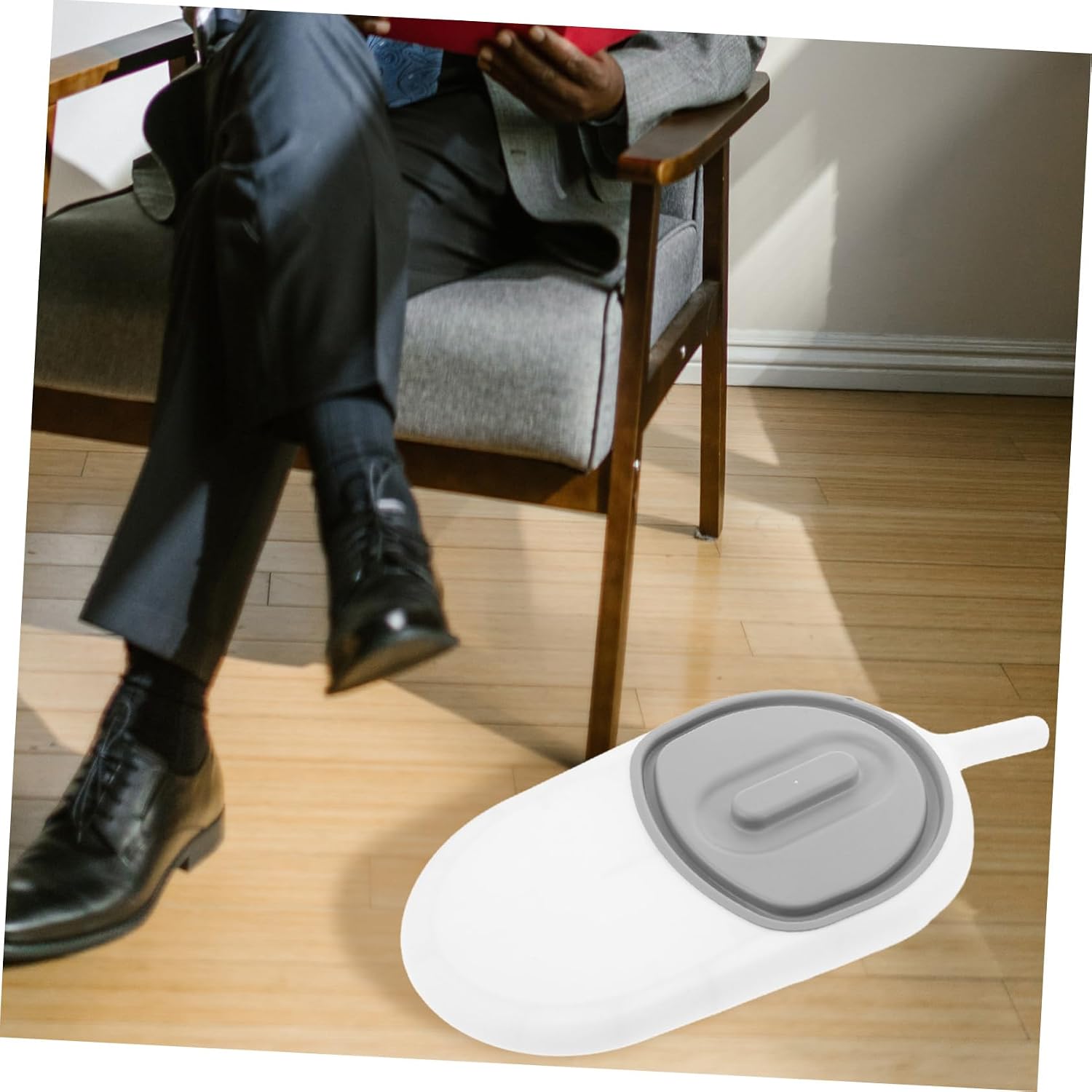 Long Handle Bed Pan for Elderly Care Practical Urinal for Patients Chamber Pot for Home Use Ideal Elderly Cooking Equipment Easy Clean Design &