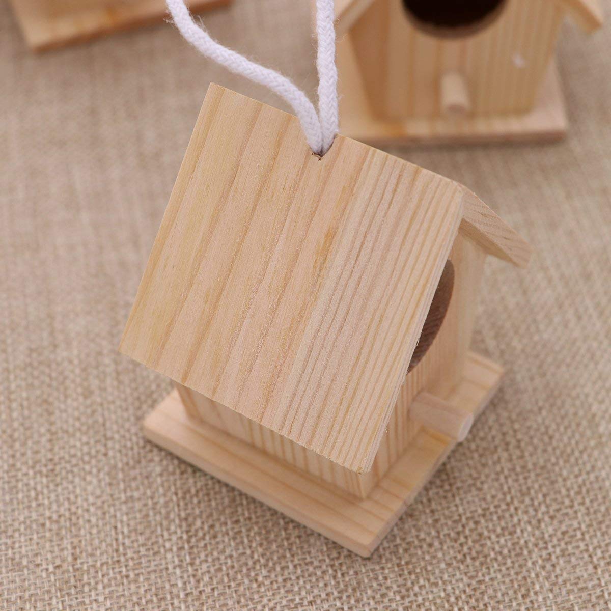 Deko Vogelhaus Holz Nistkasten Deko Anhänger, Holz Vogelhaus zum Aufhängen und Bemalen Vogelhäuschen Nisthöhle Hängedeko Gartendeko Nistkasten für Kinder 4 Stück