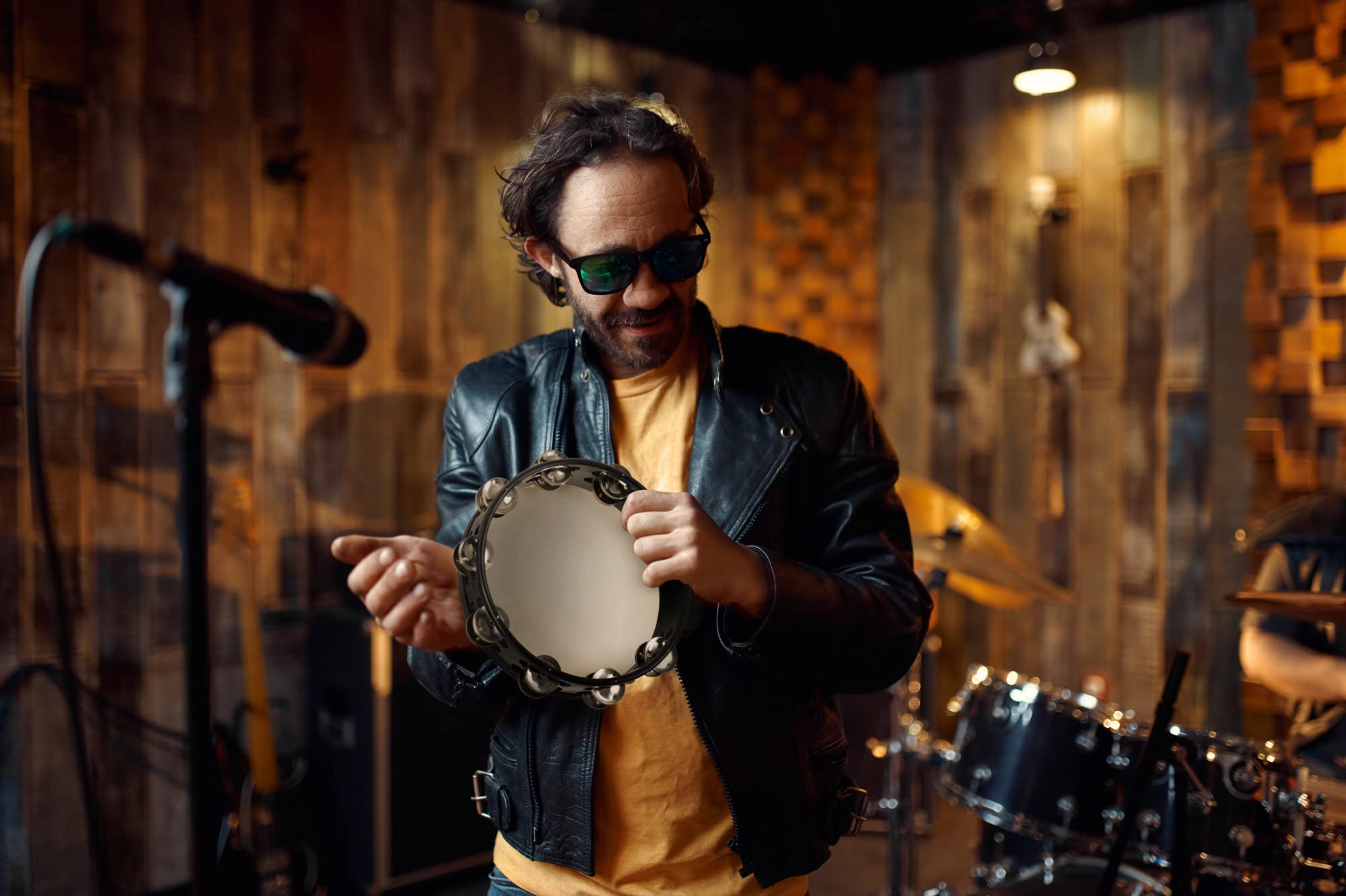 XDrum TMF10-BK Tamburello 10" con Pelle, Diametro: 10" (25, 4 cm) | 4 cm), 16 coppie di jingles in acciaio inox, Doppia fila, Pelle naturale selezionata, Cornice in acero nera, Altezza: 5, 5 cm