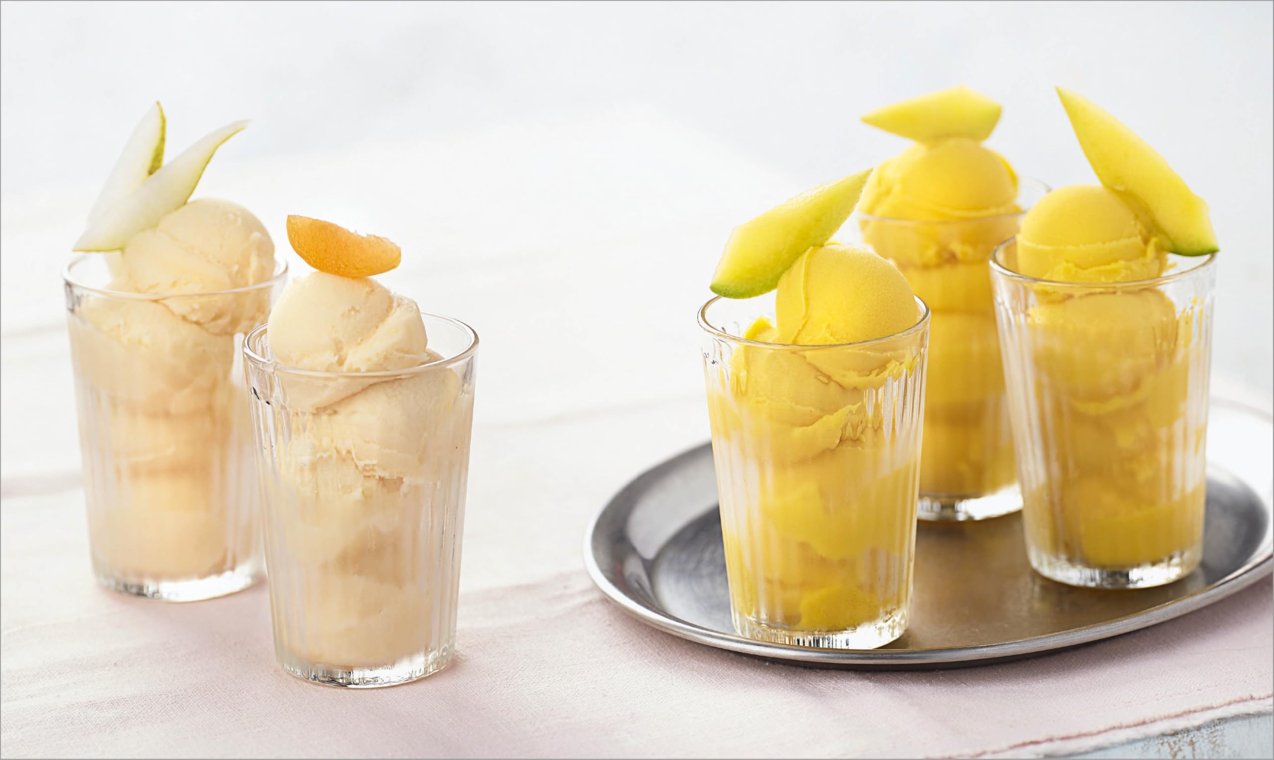 Die Eis Bibel. Eis, Sorbets, Parfaits, Frozen Desserts. 100 kreative Eis-Rezepte für die Eismaschine
