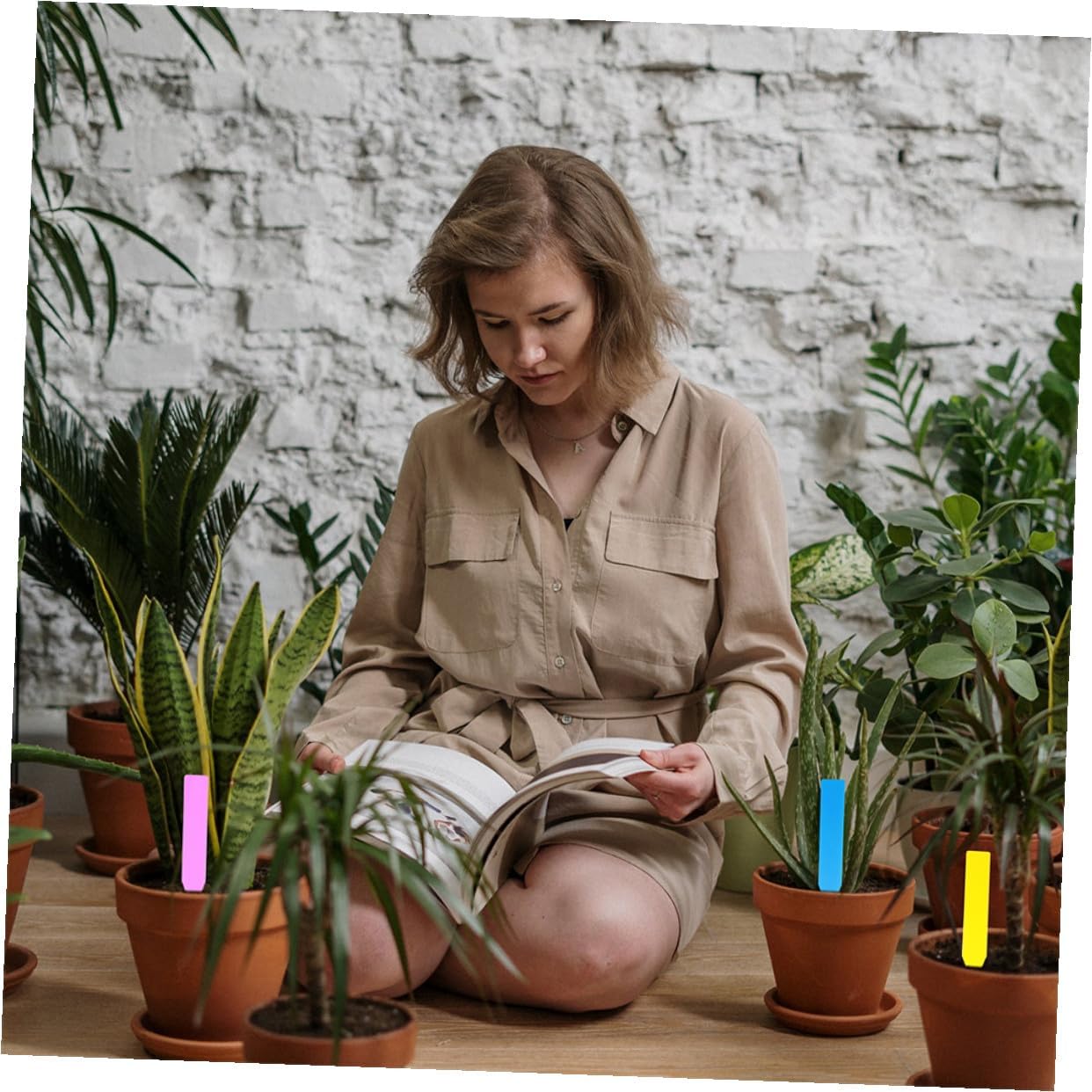 600pcs Plastic Plant Labels Garden Stake Tags Nursery Plant Markers for Outdoor Pots, Waterproof Small Insert Signs 10x1.8cm Set