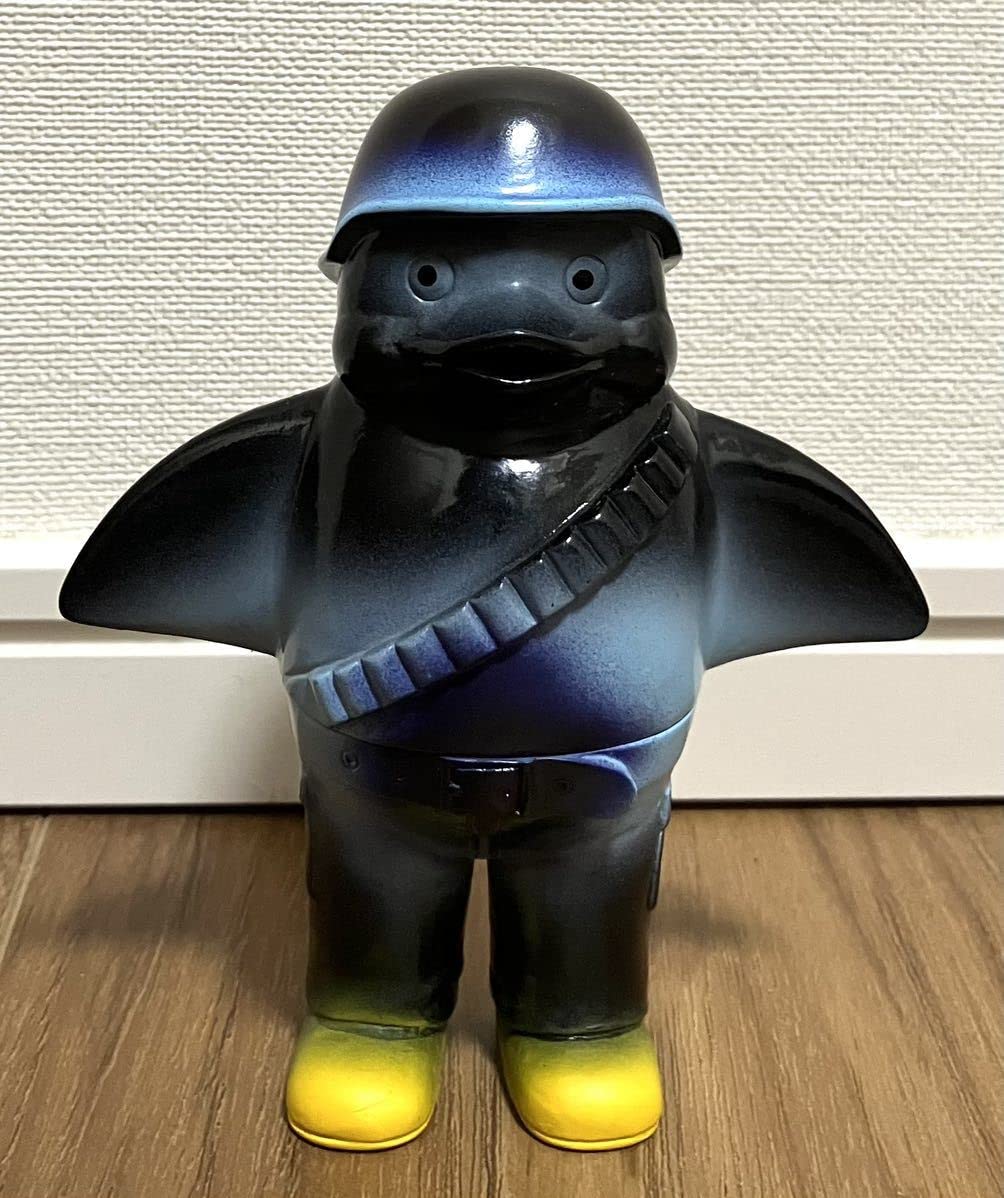 眠れない日日　kotorimark コトリマァク　イルカアーミー Amazon.co.jp: KOTORIMARK イルカアーミー 黒成型/水色/青/黄塗装