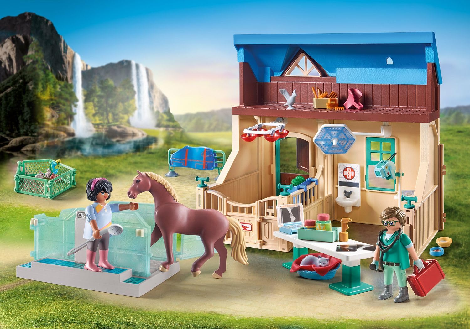 PLAYMOBIL Horses of Waterfall 71352 Stalla con Veterinario, guarigione Rapida degli Animali Malati Grazie a Phil, Giocattolo sostenibile per Bambini dai 5 Anni in su