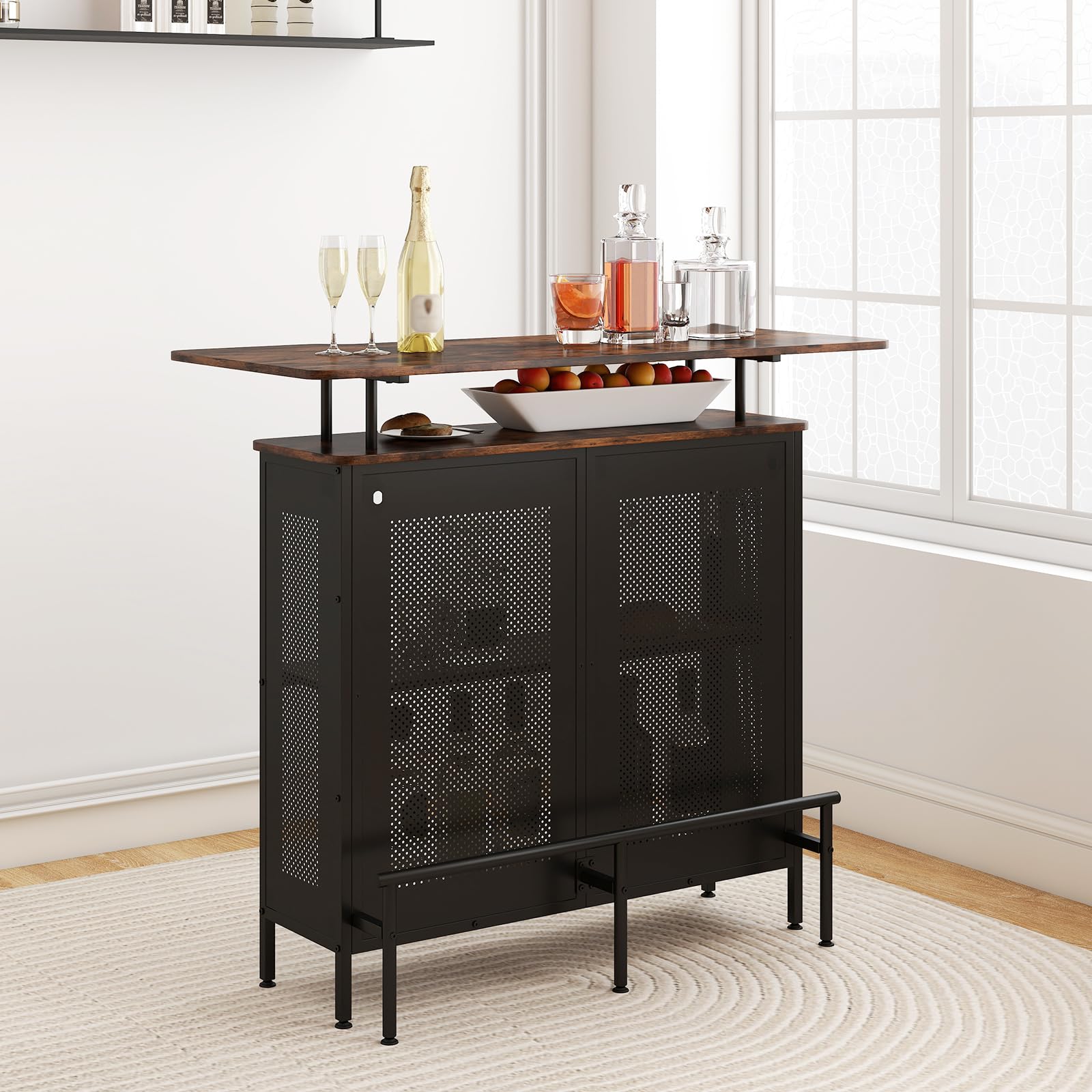 COSTWAY Mesa de Bar, Armario de Metal con 2 Estantes para Vino y 6 Soportes para Copas, Reposapiés y 7 Patas Ajustables, Mesa de Bar de Metal para Cocina Pub,120x50x106,5 cm (Rectangular Marrón)