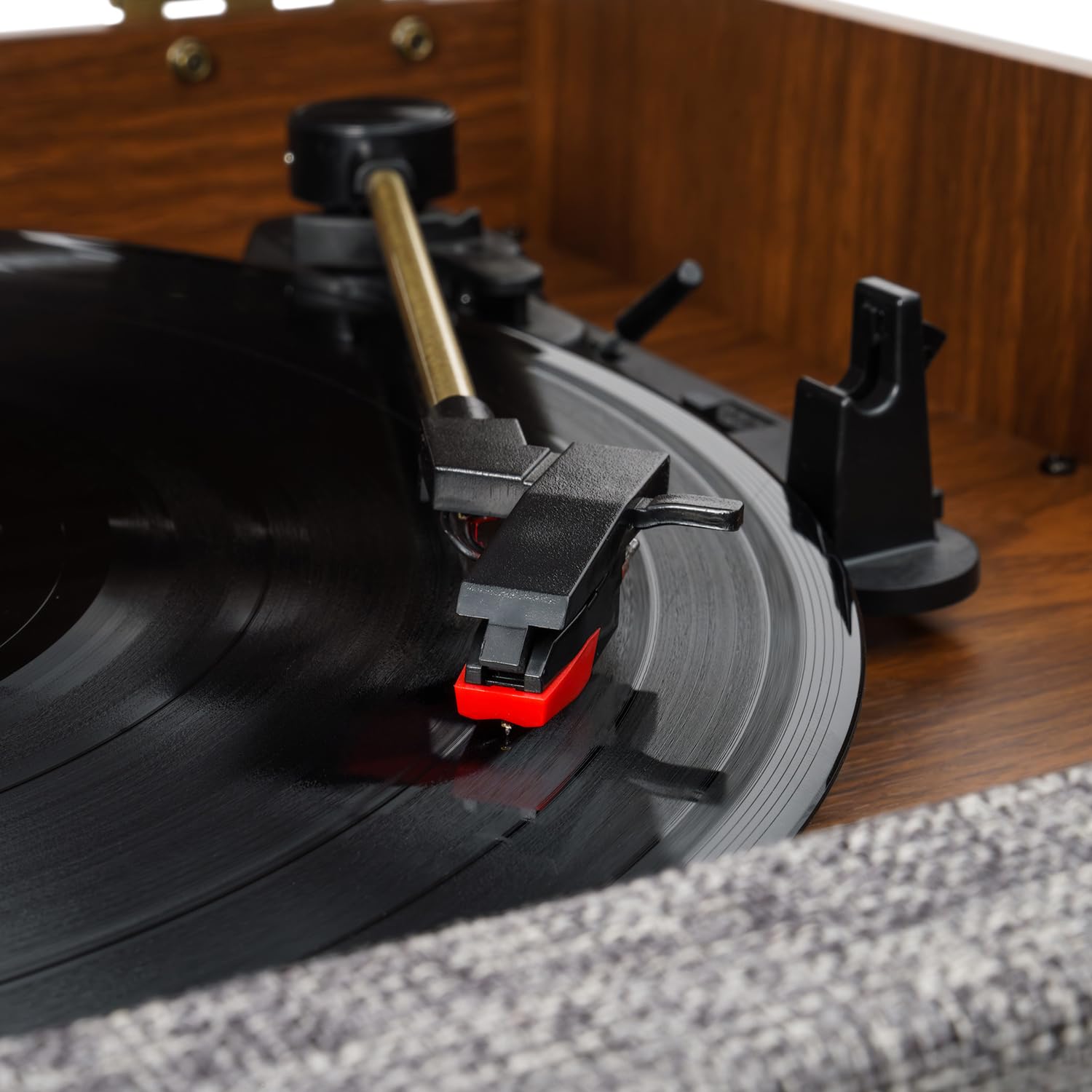 Victrola Century Signature+ Centro de música Bluetooth 6 en 1 con Reloj y pies Nuez