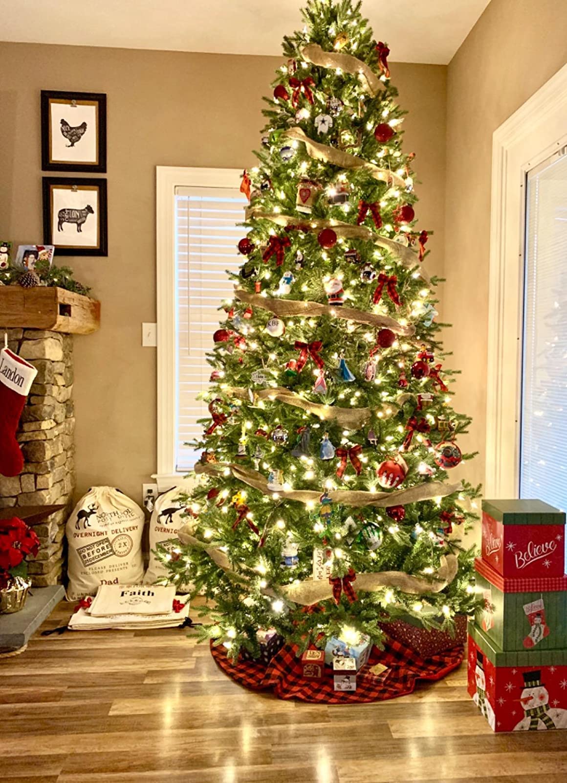 Christmas Tree Skirt 24 inch Mini Black and Red Plaid Tree Skirt Farmhouse Christmas Ornaments New Year Holiday Decorations
