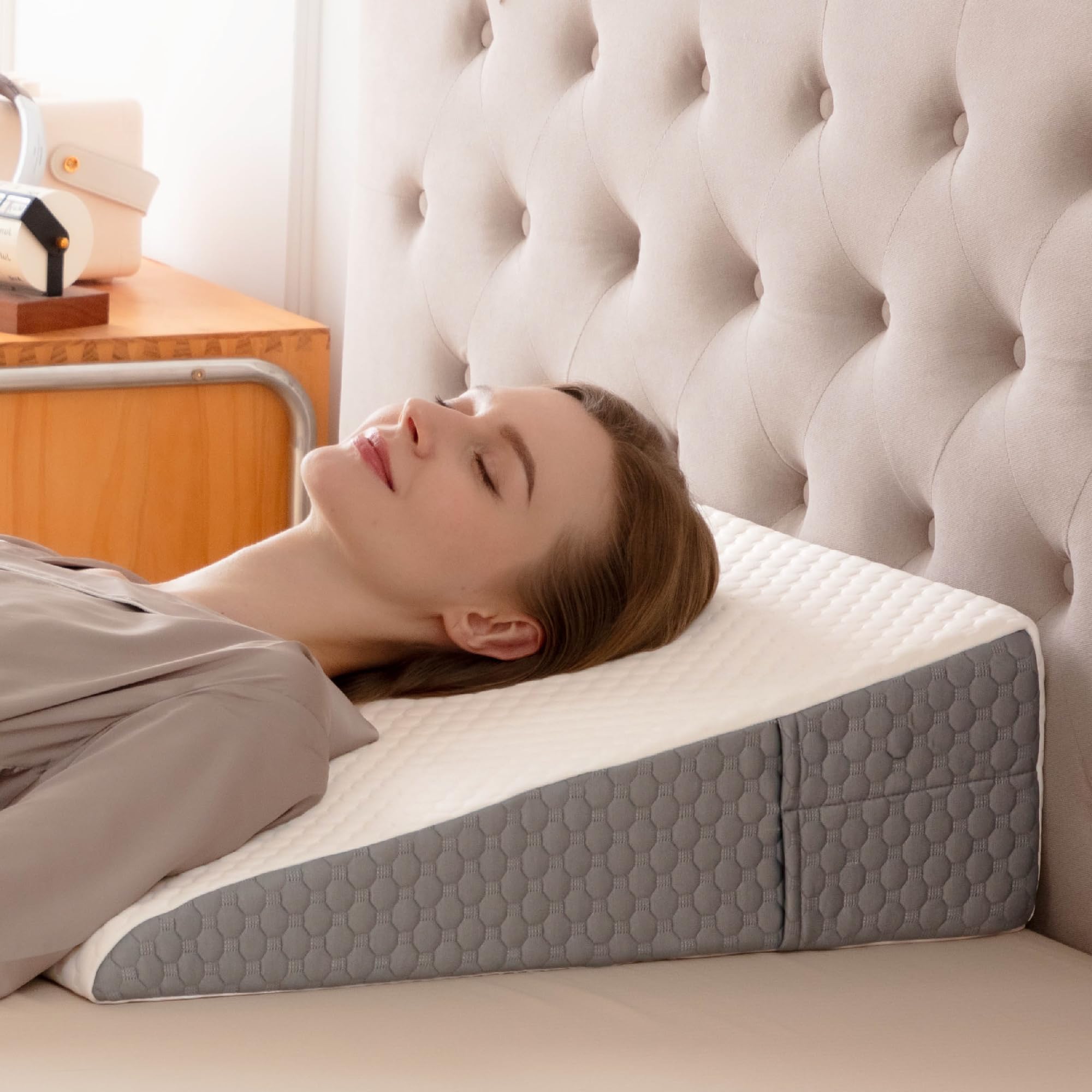 wedge pillow for acid reflux and back pain relief, snoring, bed wedge pillow for sleeping after surgery. triangle pillow wedge, cooling memory foam top