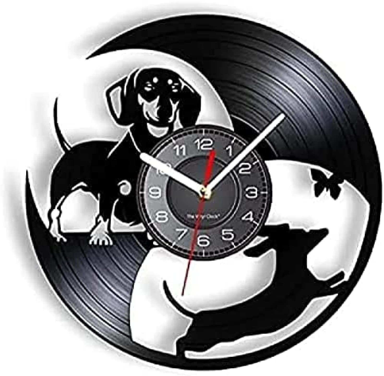 Horloge teckel pour chambre d'enfant : pendule silencieuse avec un chien et papillon