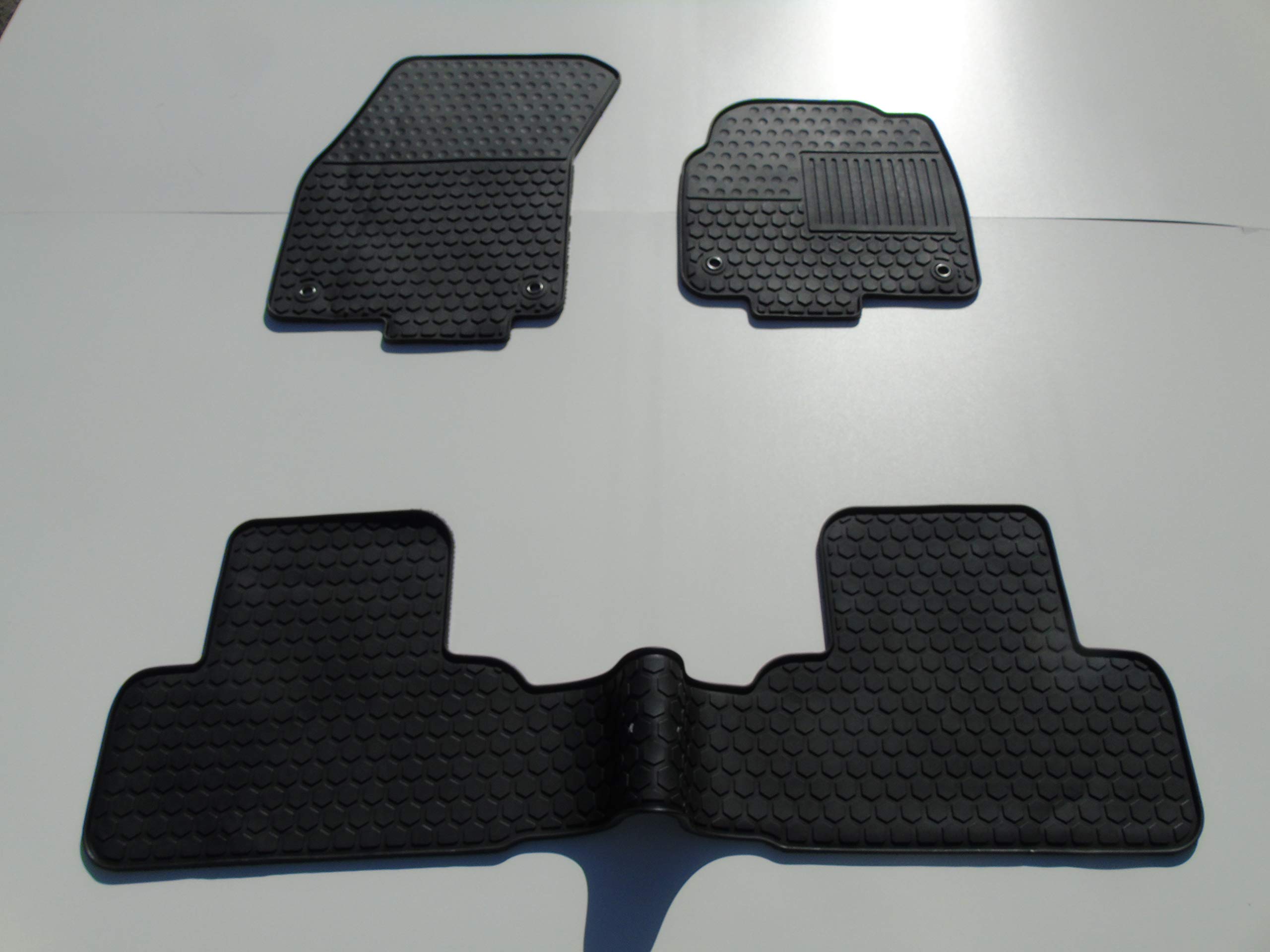 Pro-Tech Custom Made To fit a Land Rover Range Rover Evoque 2017 Car, PVC Rubber Mat