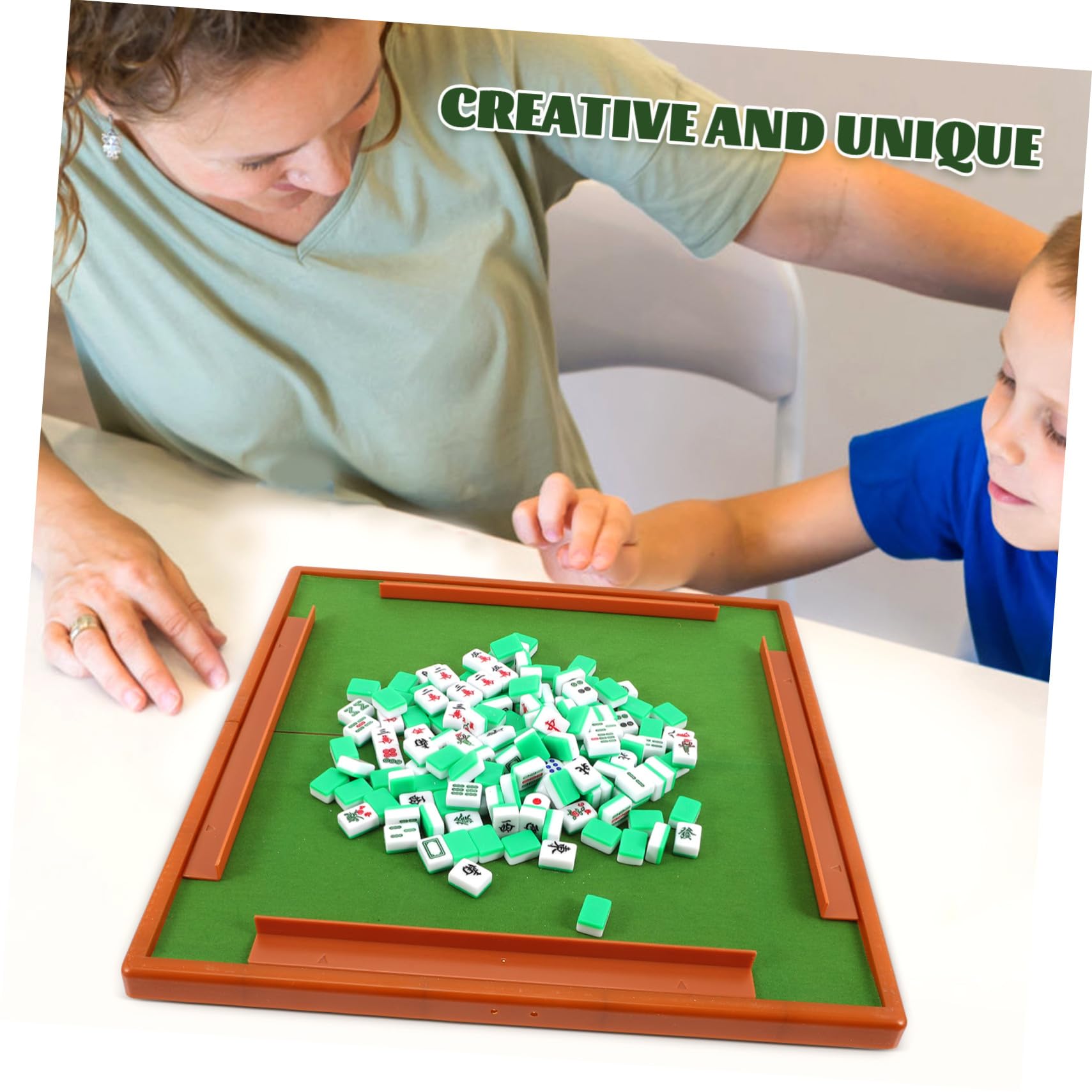 Mini Mahjong Set Tragbar mit Feiner Verarbeitung Klare Muster Leicht zu Reinigen Inklusive Aufbewahrungsbox Lustiges Chinesisches Reisespiel für Familie und Zufällige Farbe