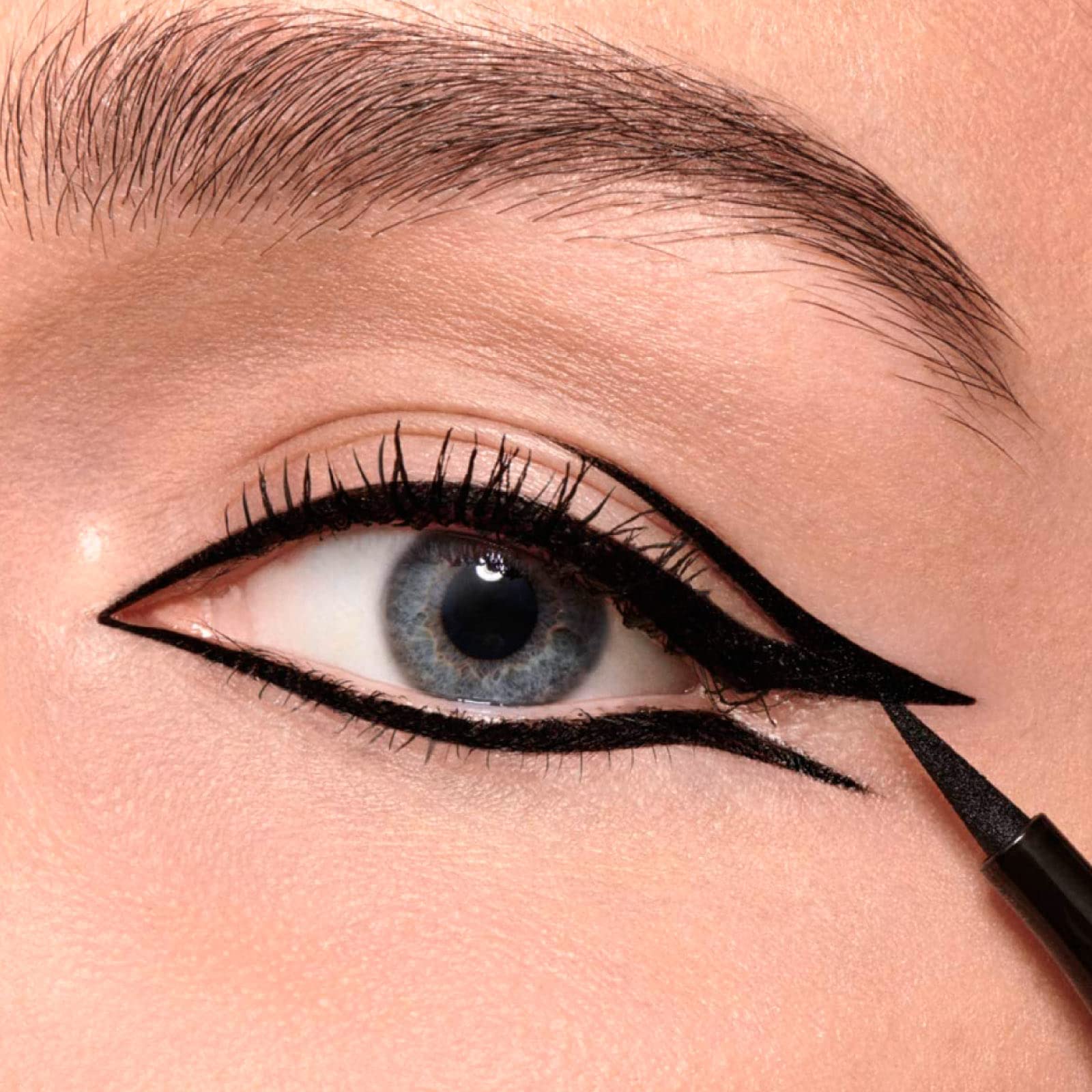L'Oréal Paris Perfect Slim Superliner Eyeliner Penna Waterproof a Lunga Tenuta con Punta Ultra Sottile Applicazione Facile Linee Precise Tratto Leggero Modulabile Colore 01 Intense Black - 2 Cosmetici