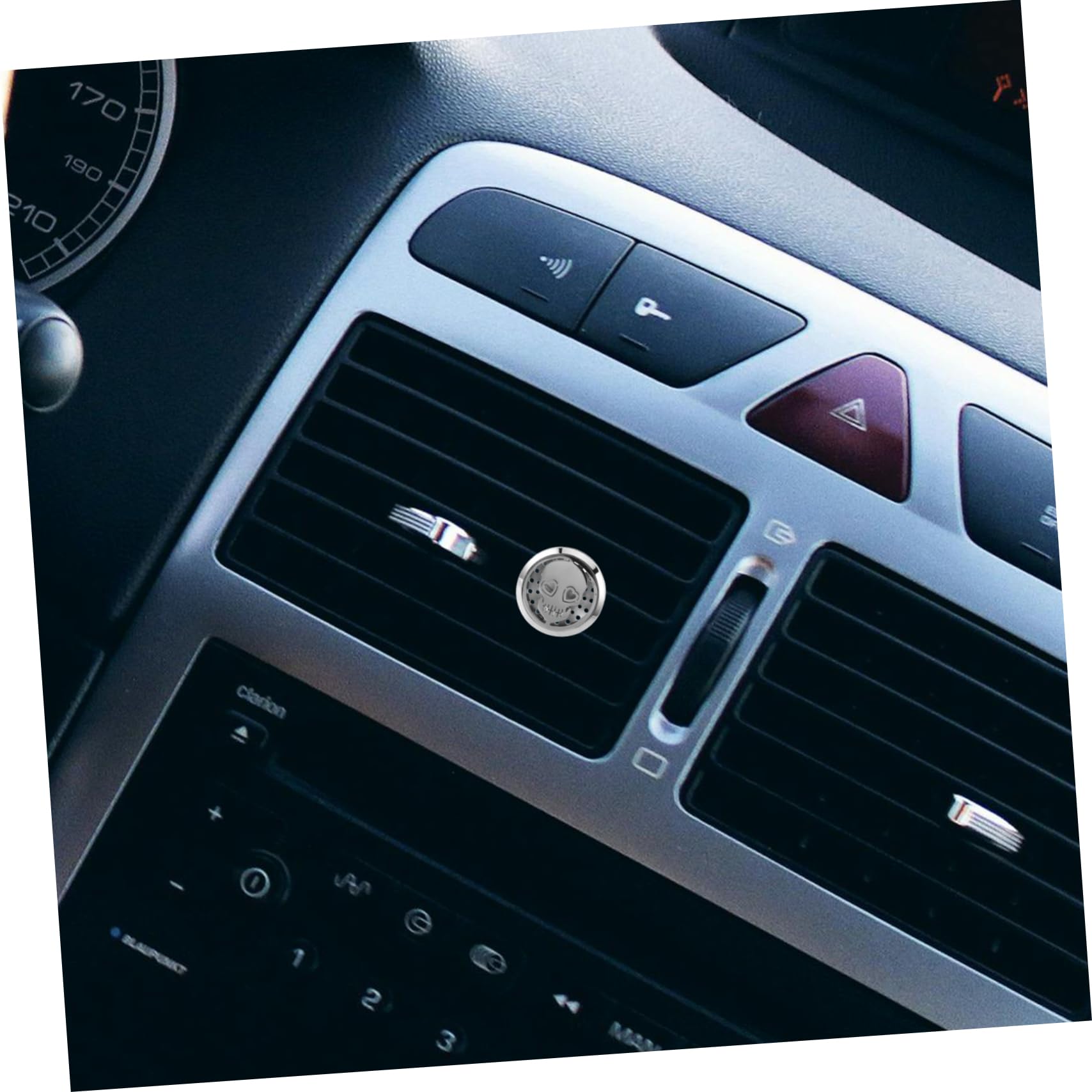 SOLUSTRE 5pezzi Diffusore Aromi Per Auto Con Design Teschio Clip Per Uscita Aria Decorazione Interni Automobili e Ambienti Inossidabile Efficienza Di Diffusione Stile Unico Per Casa e