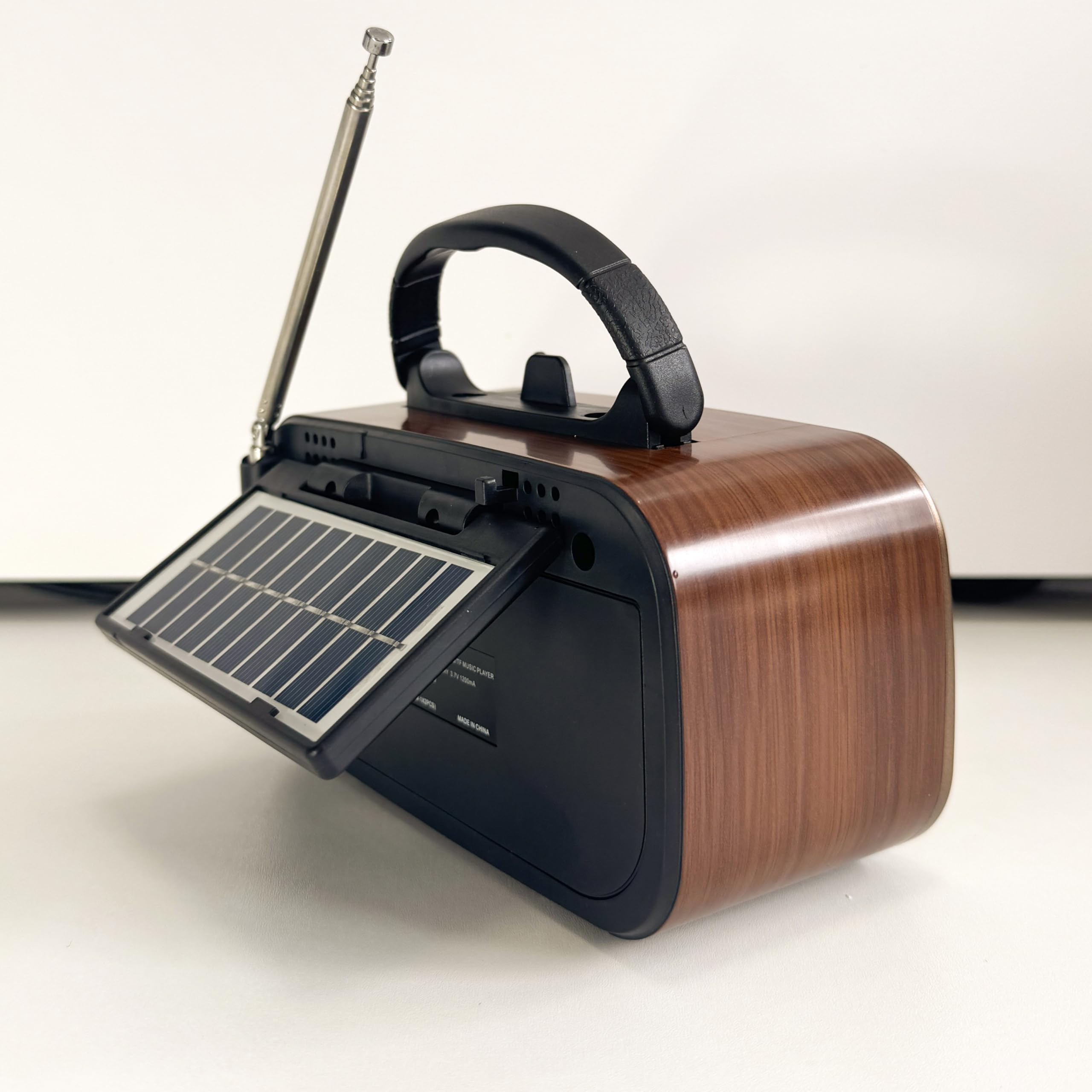 Radio portable rétro, transistor vintage en grain de bois avec meilleur son de basse, énergie solaire/batterie D/USB rechargeable, prend en charge carte TF et lecture de musique USB, pour la maison