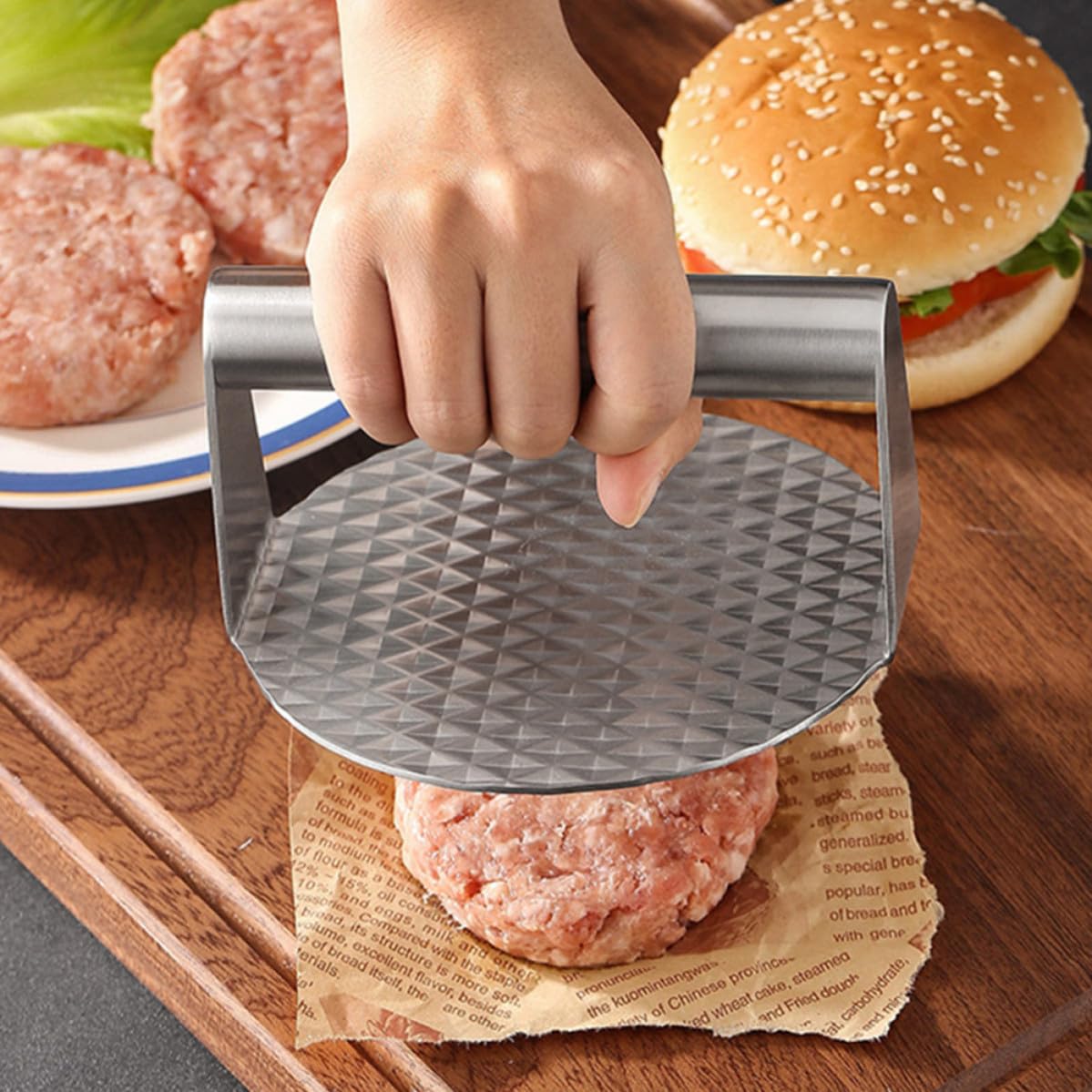 Kisangel Robustes Grillbesteck aus Edelstahl mit Ergonomischem Design Inklusive Burgerpresse und Ölpinsel für Outdoor Grillen und Camping