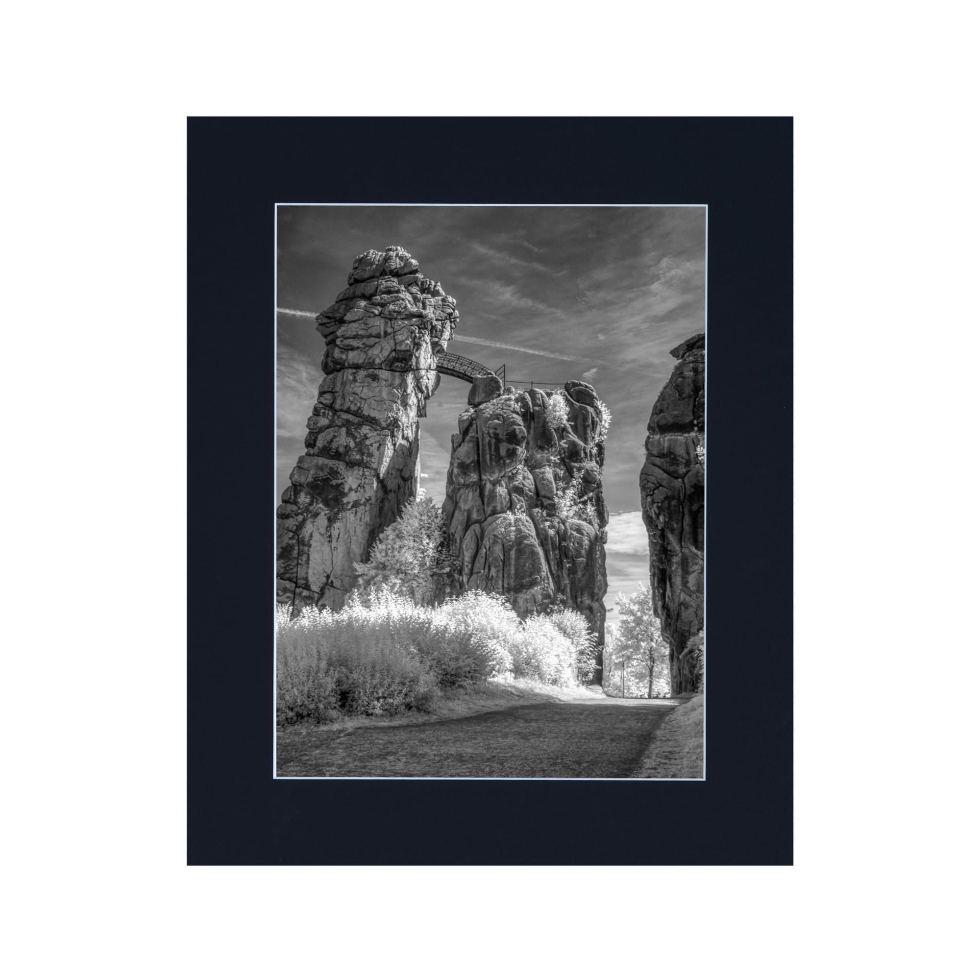 Passepartout 30x30 cm außen für innen 10x10 cm | 3 Stück säurefrei Passepartout Karton Schwarz, 45° Schrägschnitt, Schutz von Bildern und Fotos