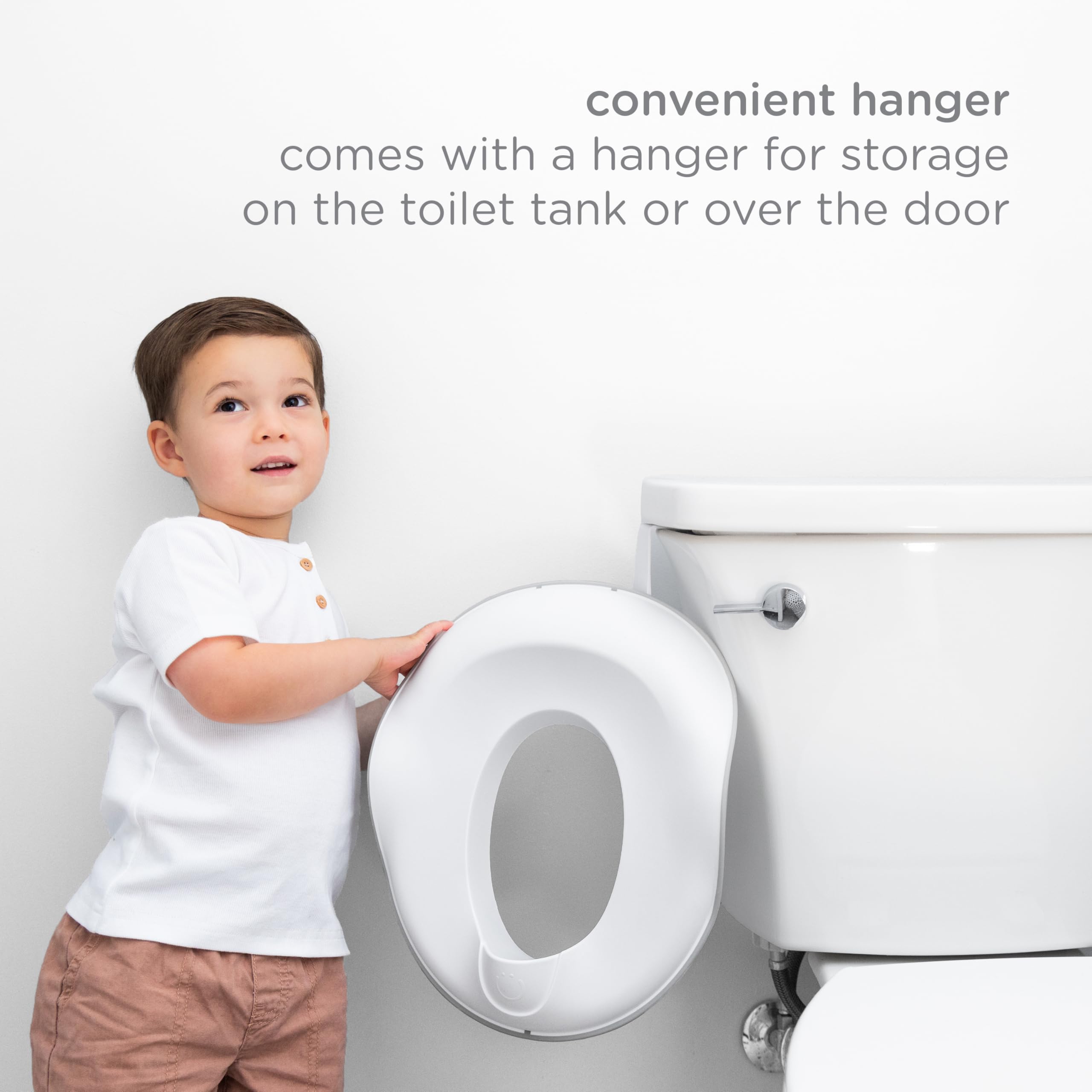 Ubbi Verstellbarer Toilettentrainer für Kleinkinder im Töpfchentraining mit integrierten Griffen und Bonus-Töpfchenhaken für einfache Lagerung, Grau