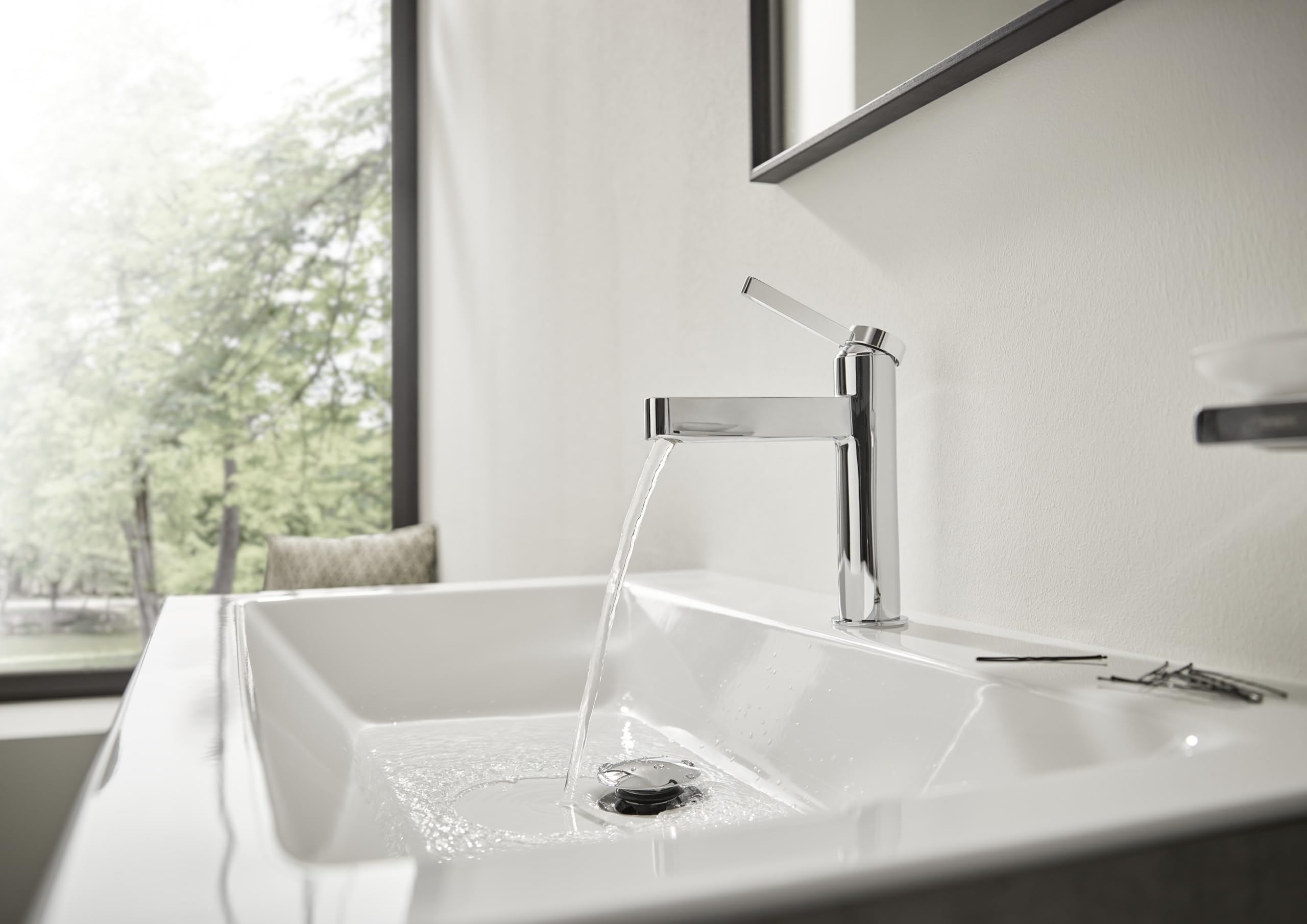 hansgrohe Finoris - Válvula de pie para agua fría con caño de 100 mm, grifo de ahorro de agua, cromo