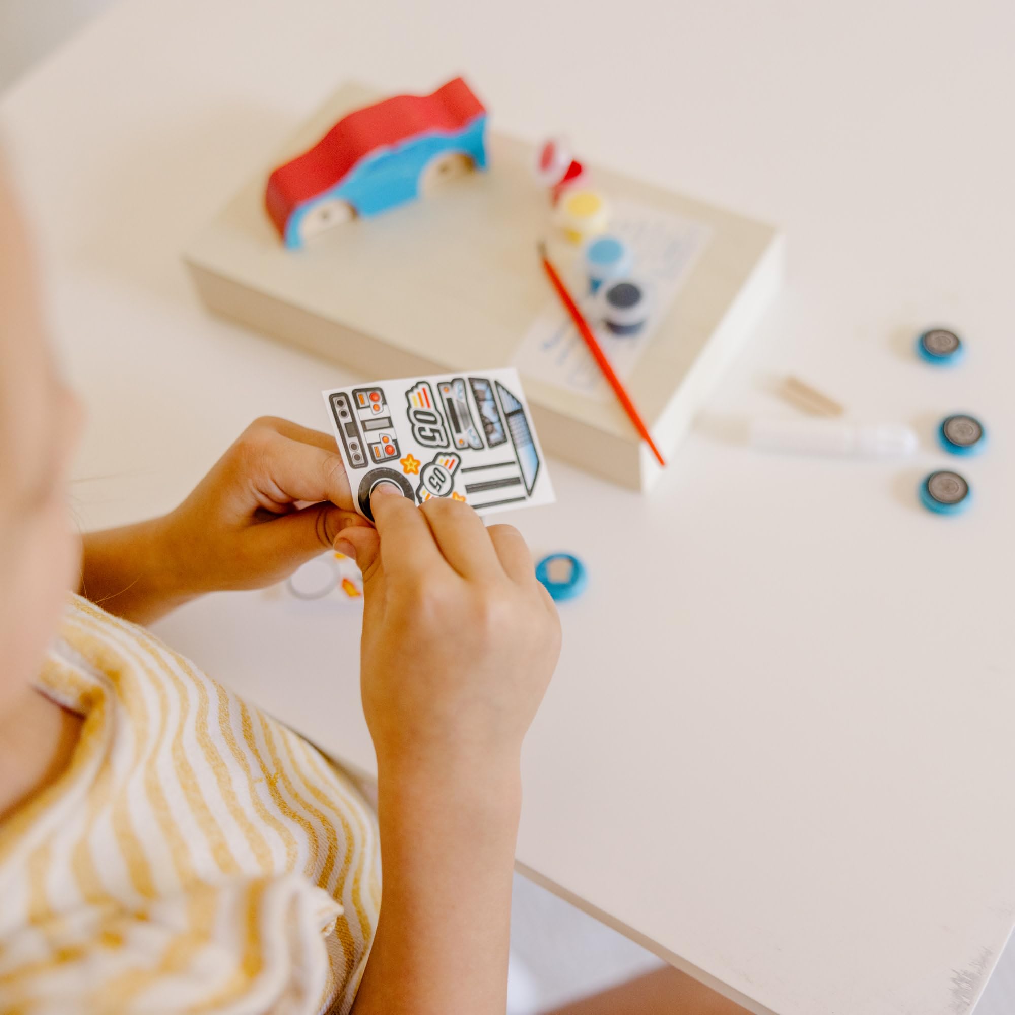 Melissa & Doug Samochód wyścigowy | Sztuka & Rękodzieło | Pretend Play | 3+ | Prezent dla chłopca lub dziewczyny