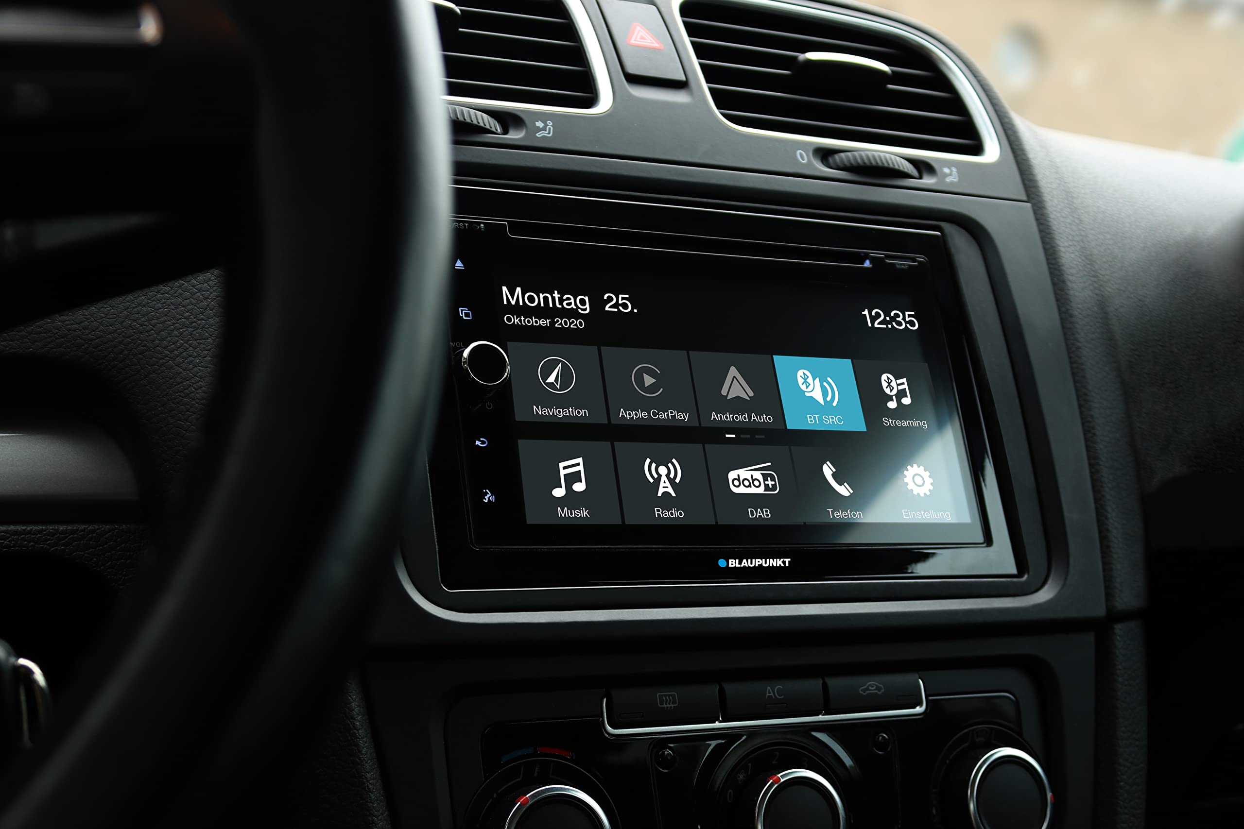 Blaupunkt Vienna 700 DAB, 2-DIN Car-Multimedia, 6,75 Zoll Touchscreen, Wireless CarPlay & Android Auto, DAB+, Navigation vorbereitet (Software separat), Bluetooth, CD/DVD, 2xUSB, Rückfahrkamera, 180W