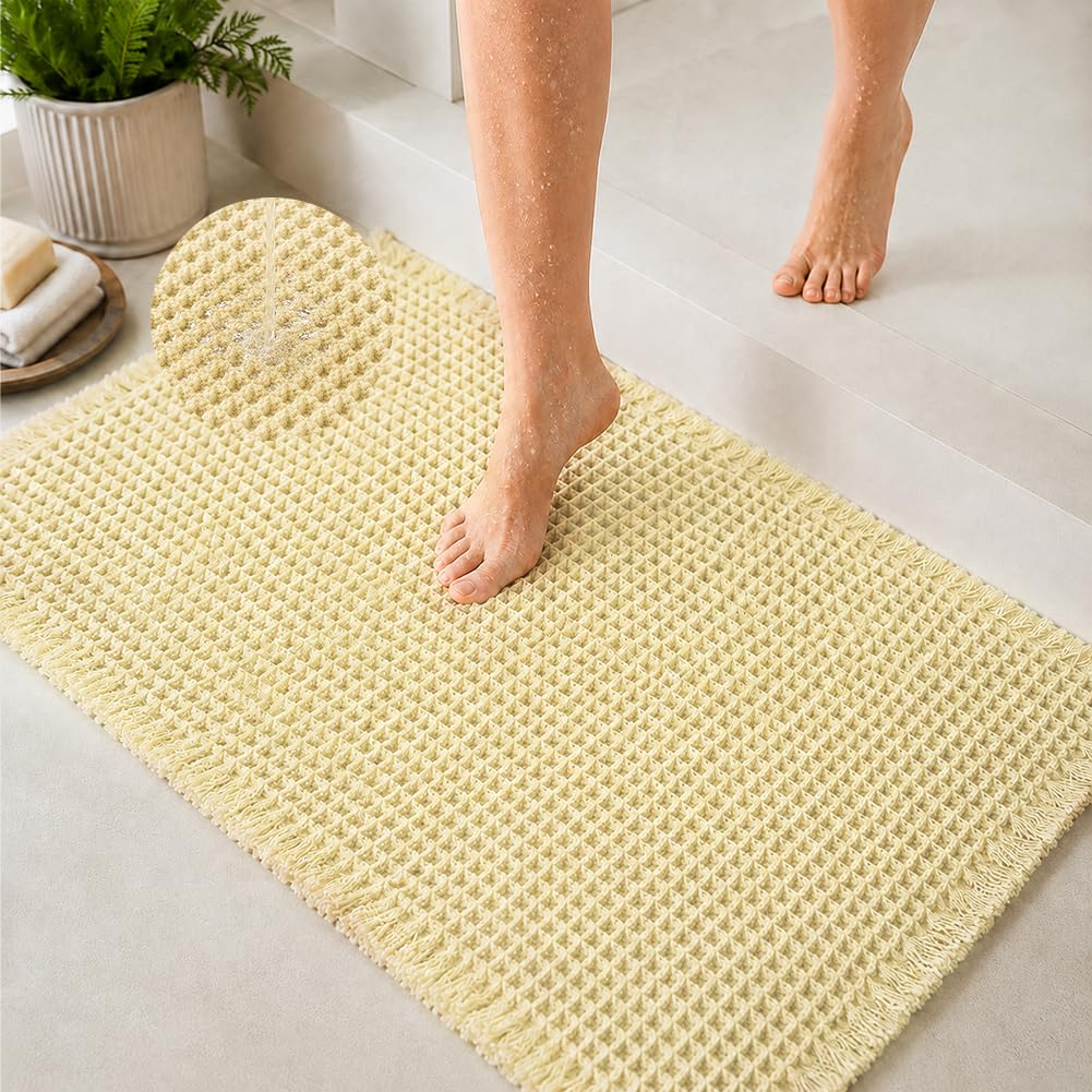 DUJUIKE Non-Slip Bath Mat 40 x 60 cm, Ultra Soft Waffle Weave Microfiber Bathroom Mat, Super Absorbent & Quick Dry, Rubber Backed, Machine Washable for Bathroom, Shower, Kitchen, Doormat - Beige
