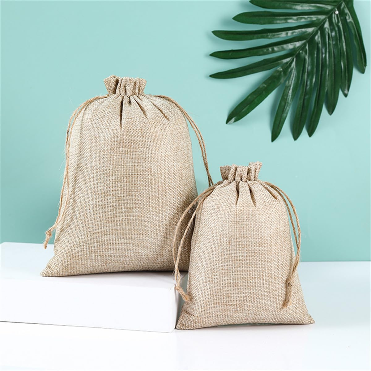Lot de 85 sacs en toile de jute avec cordon de serrage - Sacs à bijoux avec cordon de serrage - Pour calendrier de l'Avent, sachets cadeaux (20 x 30 cm)