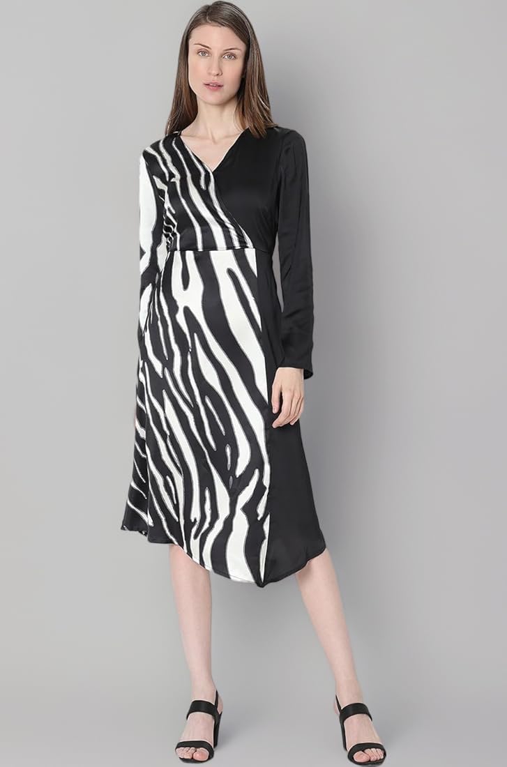 Buy VERO MODA Women Abstract Print Black Polyester Midi Length Fit and Flare  Dress at Amazon.in