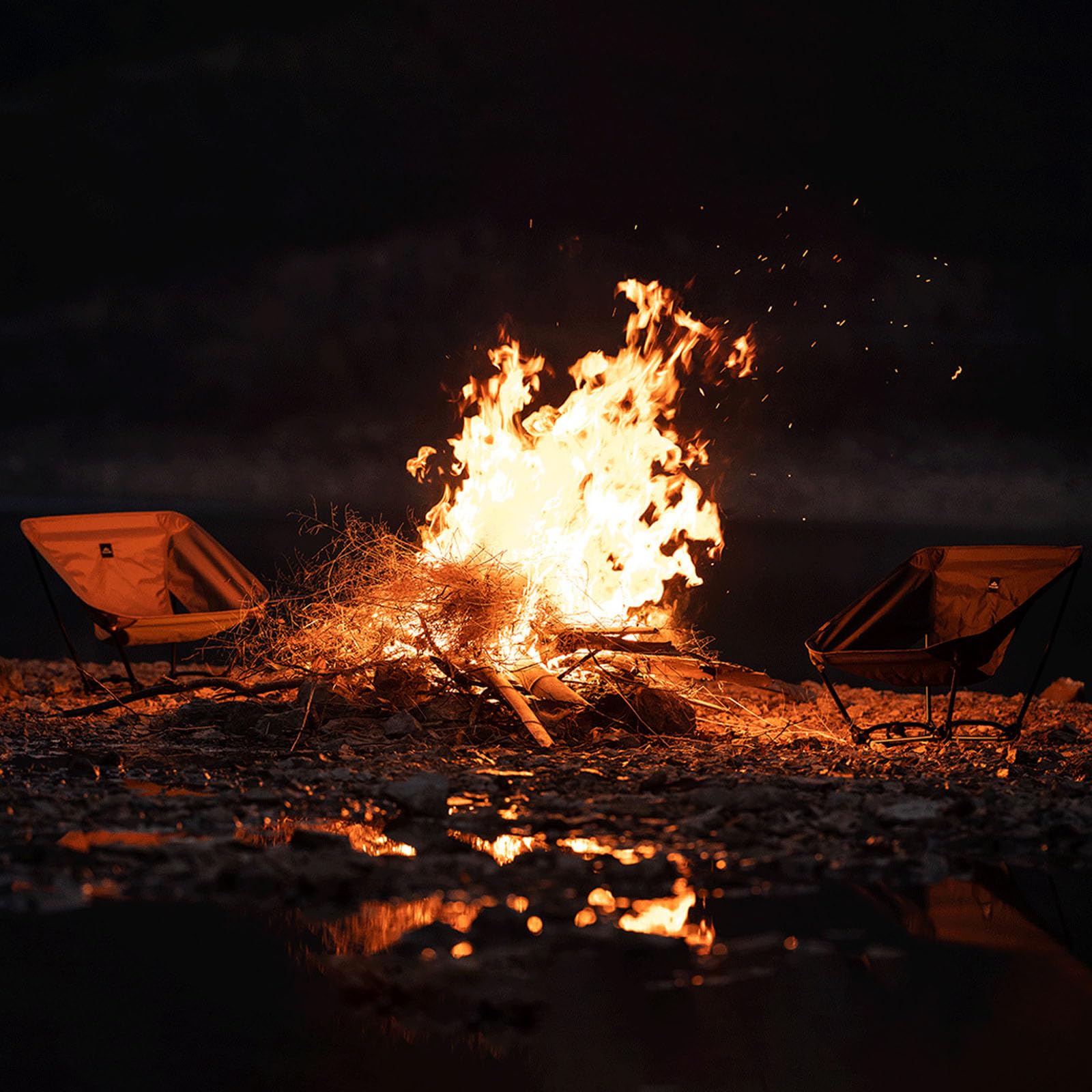 Aluminium Moons Stuhl mit Quick Setup Systemen, zusammenklappbarer Campingstuhl, ideal für Reisen, Musik, Festivals, Outdoor, Outdoor