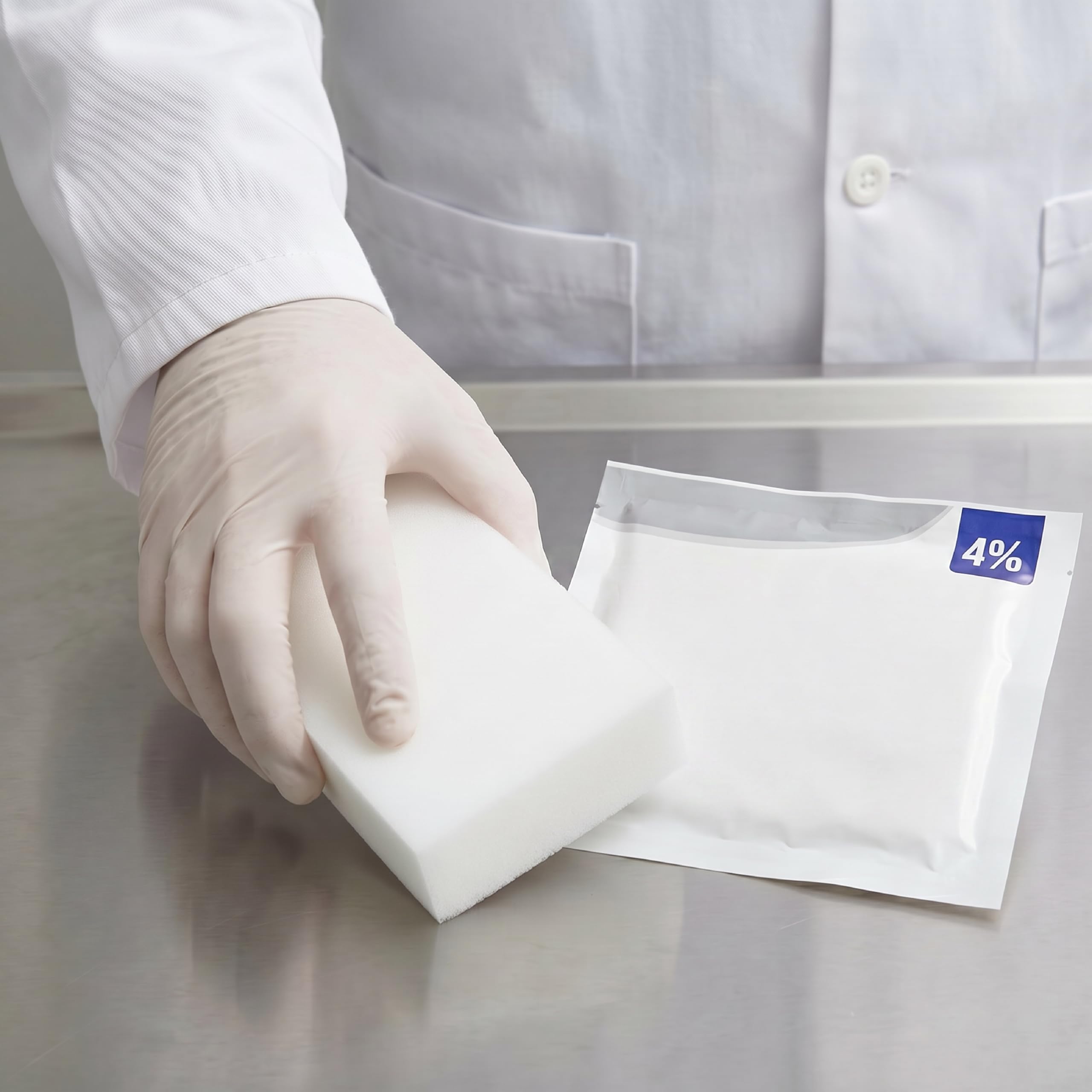 KMINA Esponjas Jabonosas Antisépticas Clorhexidina 4% Desechables (100 uds) | Poliuretano Impregnado con 20 ml de Solución CHG por Pieza, Espuma Abundante, para Lavado Higiénico de Manos y Piel