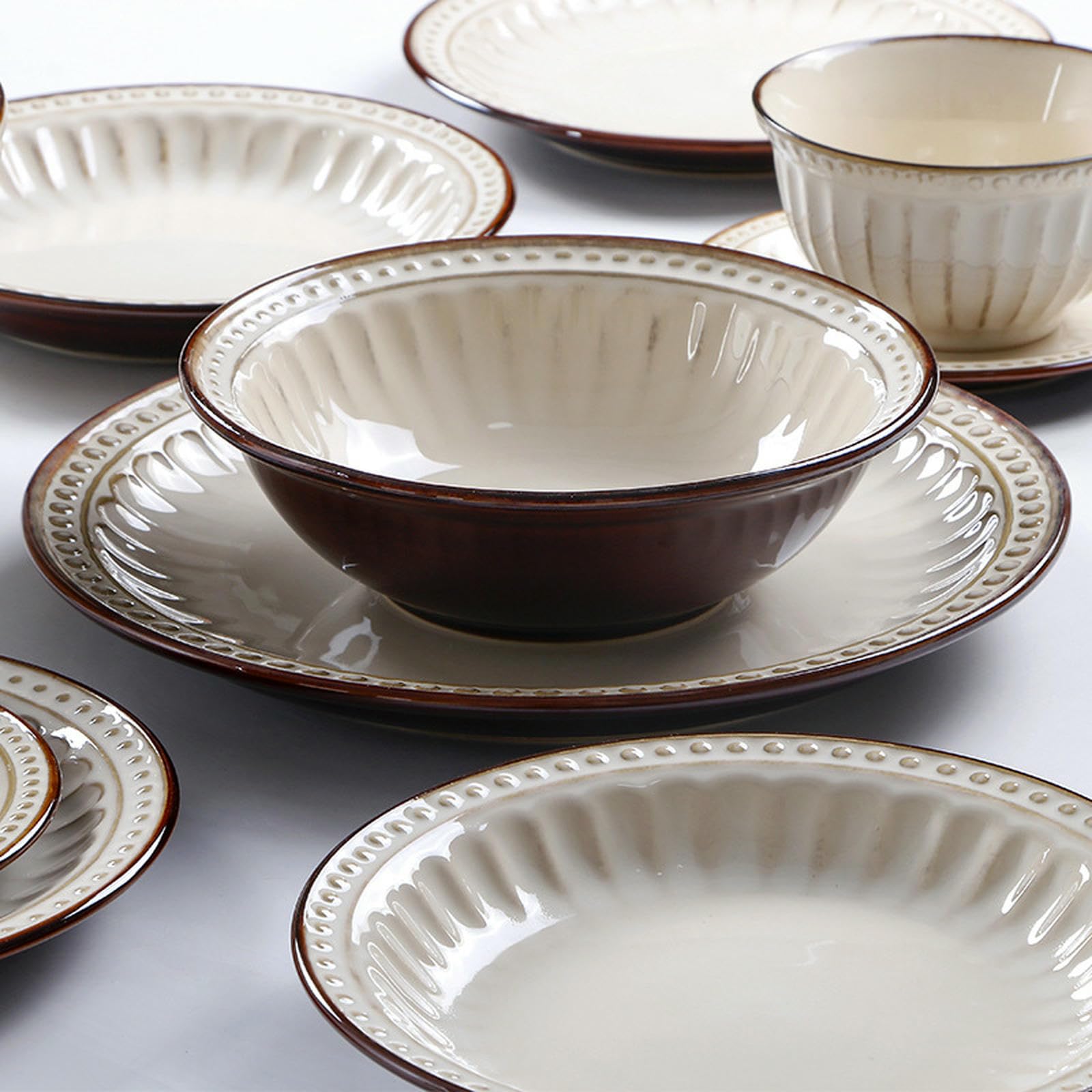Domowa ulga w stylu europejskim retro delikatna odporna na wysokie temperatury praktyczna ceramiczna zastawa stołowa - 10-częściowy zestaw dla dwóch osób