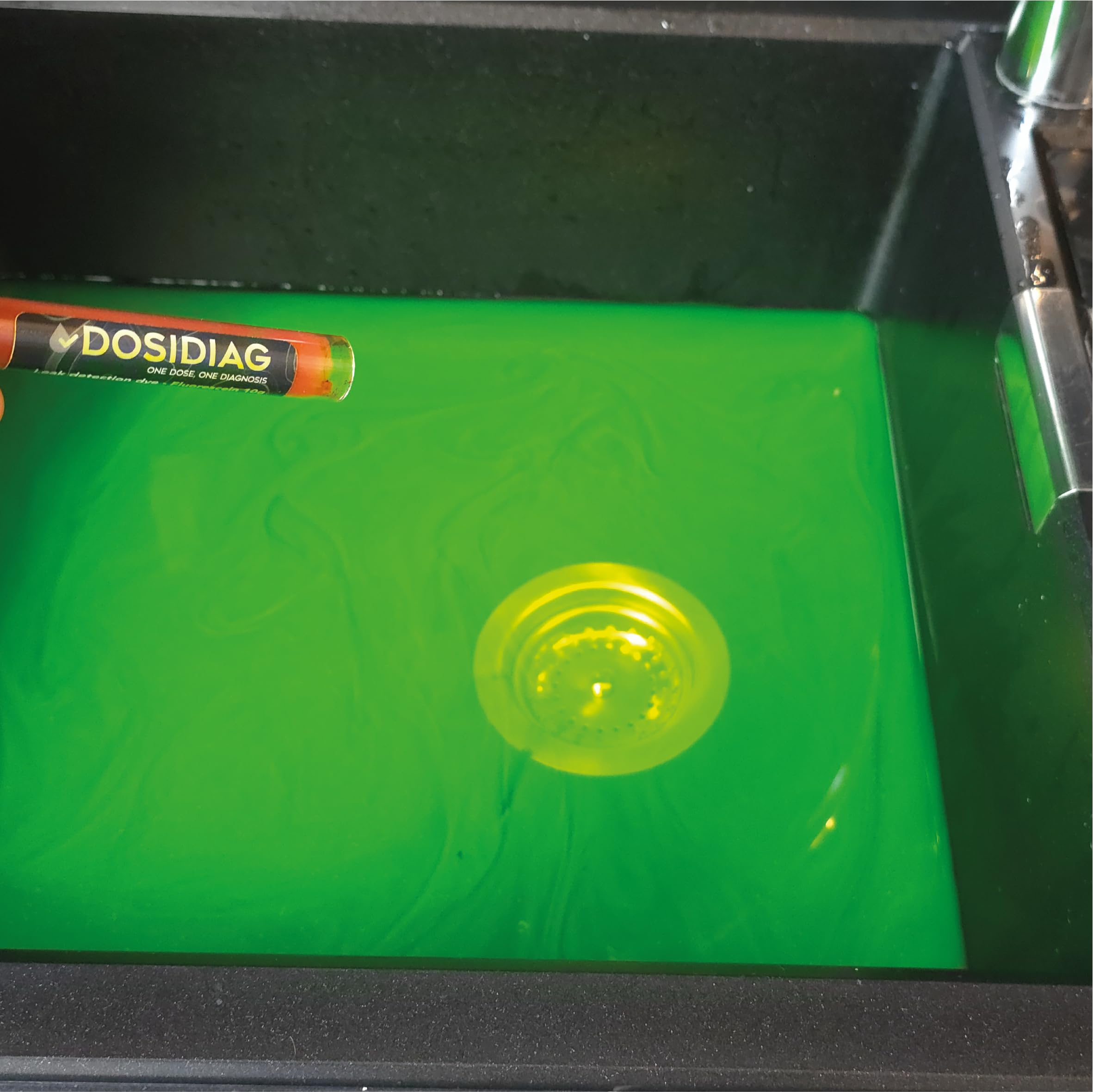 Fluorescein DOSIDIAG Intense Tracer for Leak Detection: Swimming Pool, Spa, Plumbing, Roofing, Car, Red - Image 3