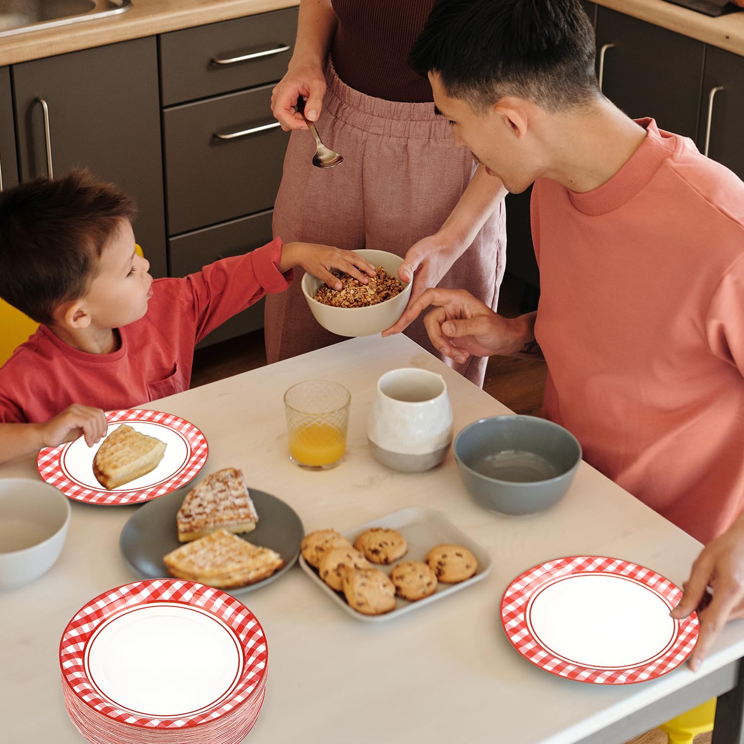 Amazon.co.jp: Sopoloray 100枚 赤と白のプレート ギンガムチェック