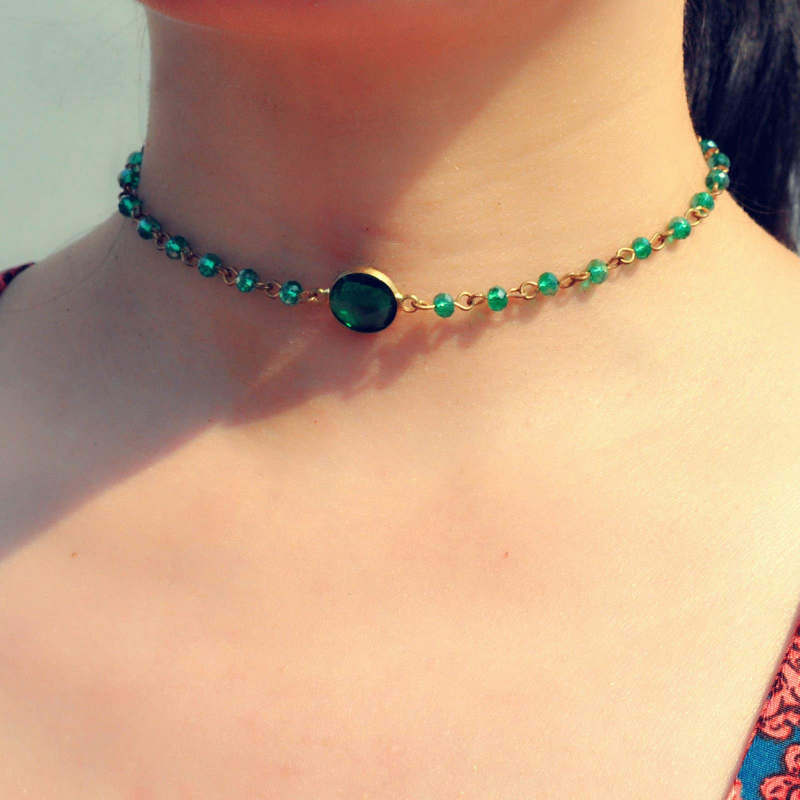 TseenYi Gargantilla arcoíris con piedra lunar, cadena corta con cristales pequeños de color verde, joyería de estilo bohemio para mujeres y niñas (verde)