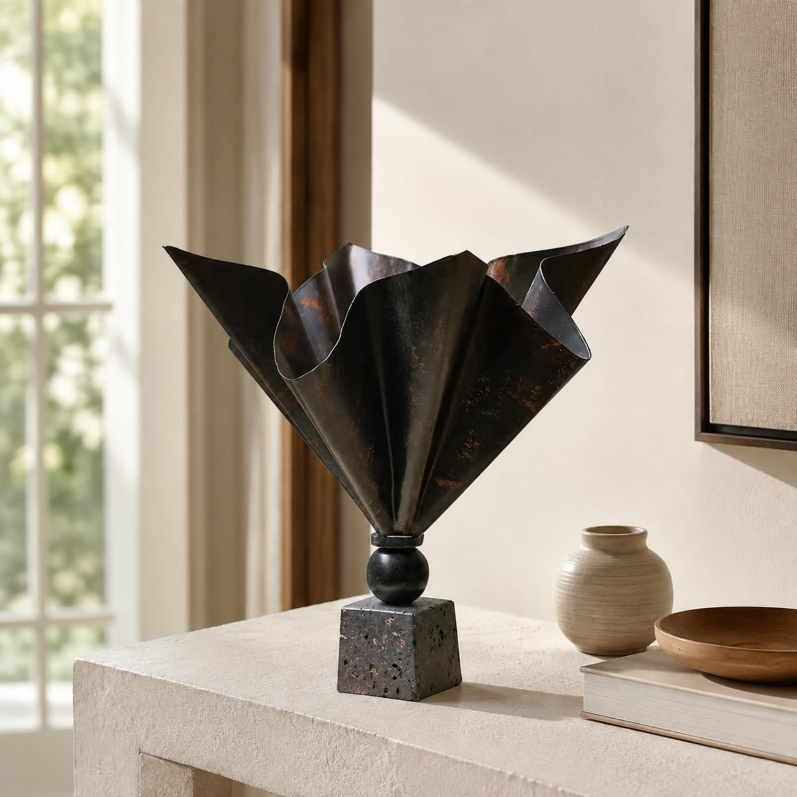 Baoblaze Jarrón Hierro con Acabado Antiguo Oscuro Metálico Florero Escultural con Base Cuadrada Estable Artículo Escultórico para Escritorio