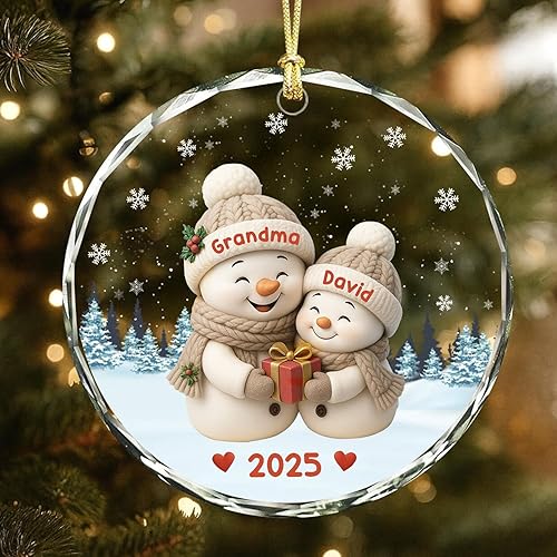 Miniatura 12 de DILYPOD Adorno de Navidad personalizado para abuelos 2025, adorno de muñeco de nieve personalizado de papá y nana con nombres de nietos, adorno de