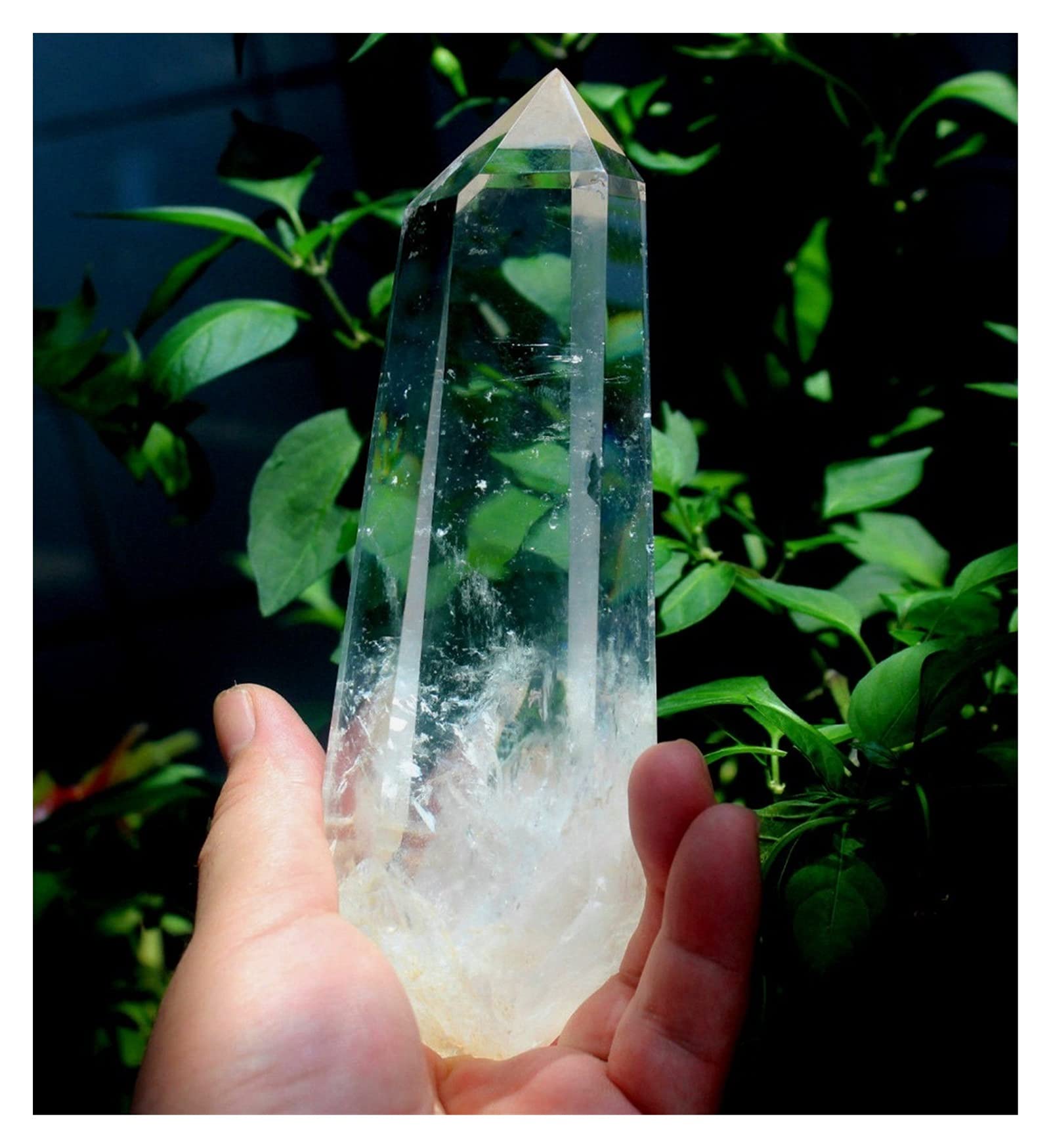 Gran cuarzo claro en bruto con formaciones geológicas de cultivo natural