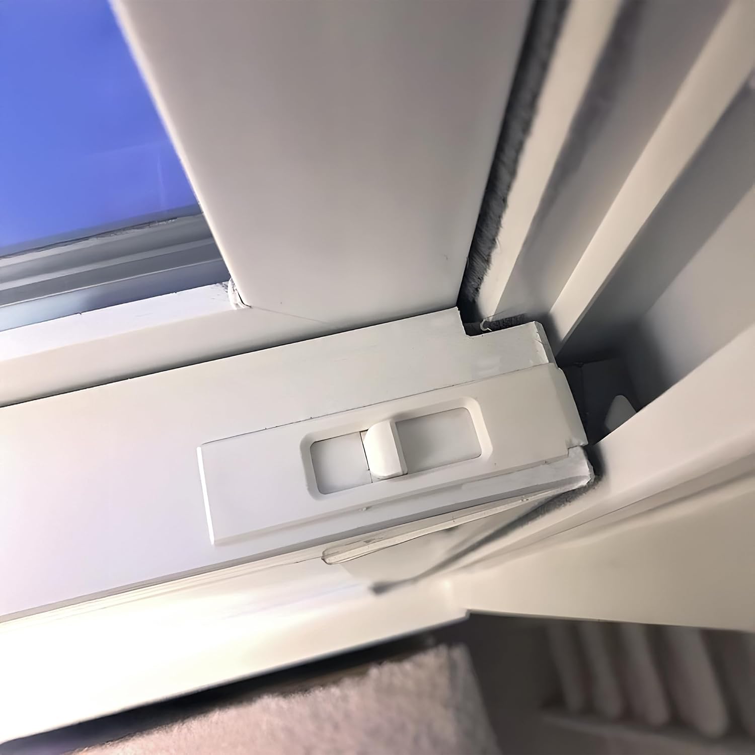 Brixwell Snap in Tilt Latch, Left and Right Pair, Plastic Material, White Finish, 2-21/32" Length, 5/64" Stile Snap Size, 1/4" Nose Size, Suitable for Tilt Window Applications, Easy Replacement Use