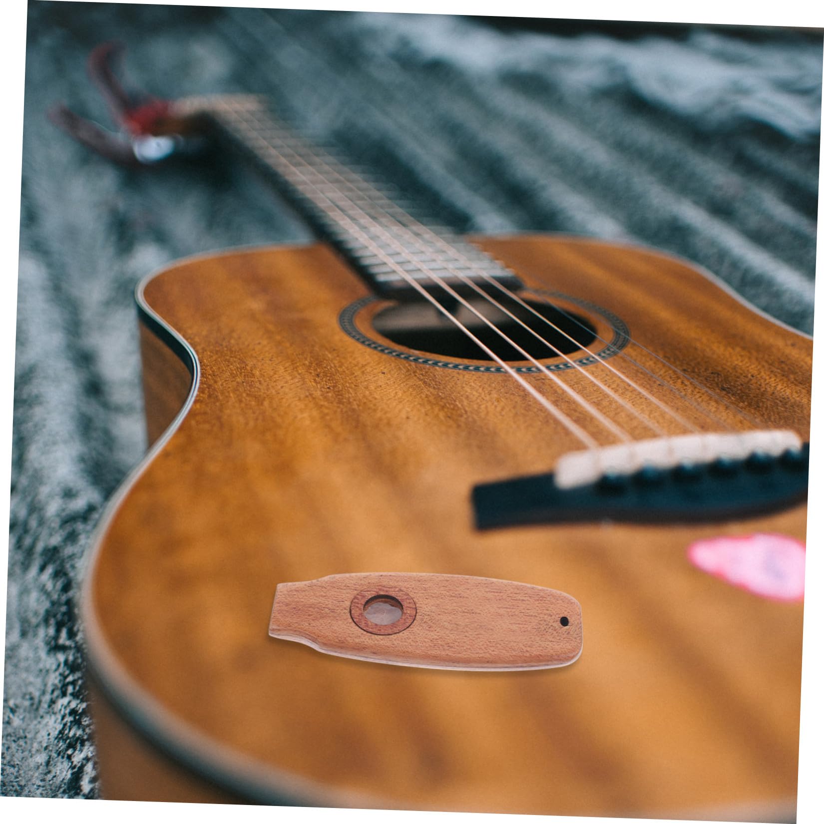 TOYANDONA 3piezas Kazoo Musical Para Instrumento Musical Para Principiantes Acompañamiento De Guitarra y Ukelele Diseño Ovalado Color De Cuerda Aleatorio