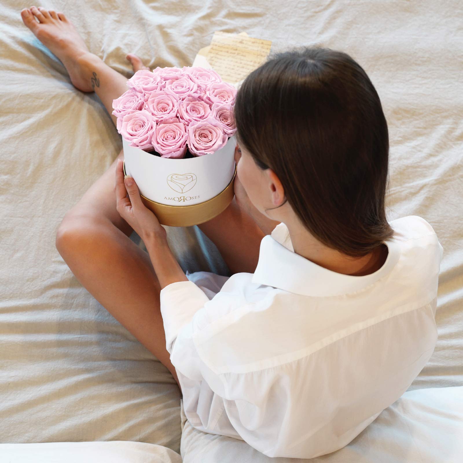 Amoroses 12 Rosas Reales Estabilizadas Duran Años - Idea de regalo de flores preservadas, rosas eternas para ocasiones especiales (Caja Blanca con Rosas Rosas)