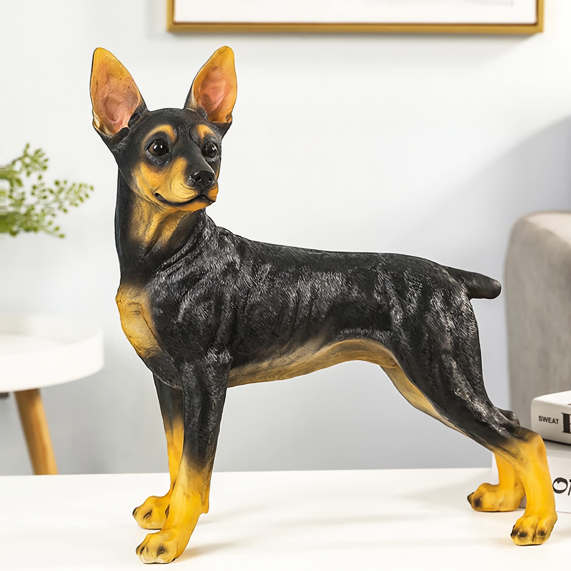 ドーベルマン　犬　DOG 置物 Amazon.co.jp: 茶色と黒のドーベルマン像、樹脂製小型犬の彫刻