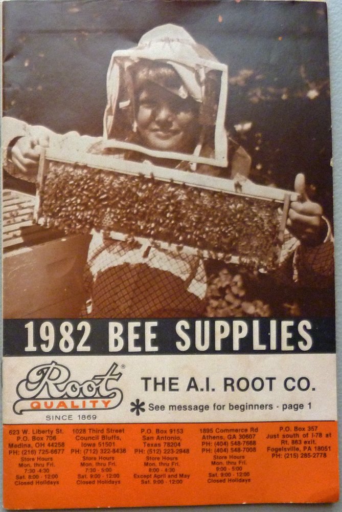 Root Quality The A.I. Root Co. 1982 Bee Supplies Catalog A. I