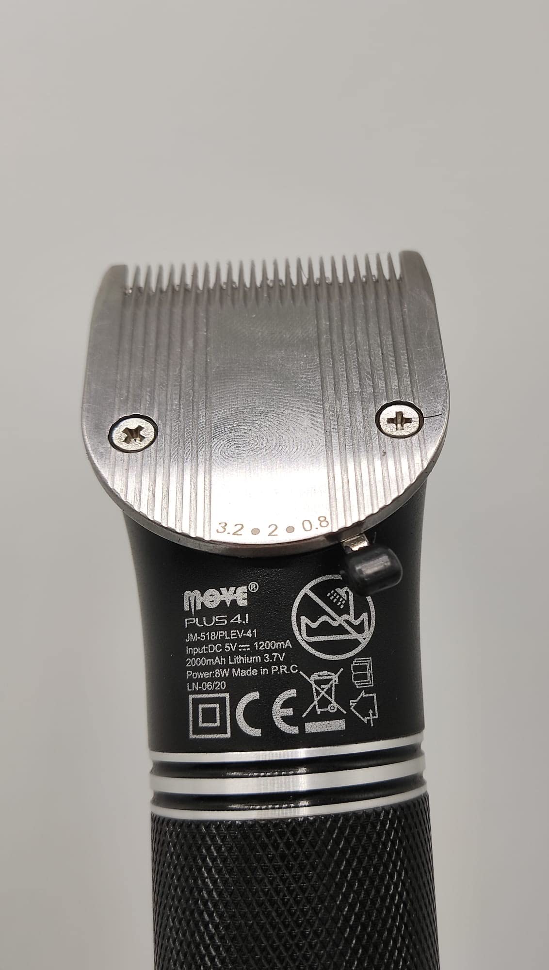 MOVE Hair Clipper Professionale PLUS 4.1, Lame acciaio Inox, 4 pettini 3/6/9/12 mm