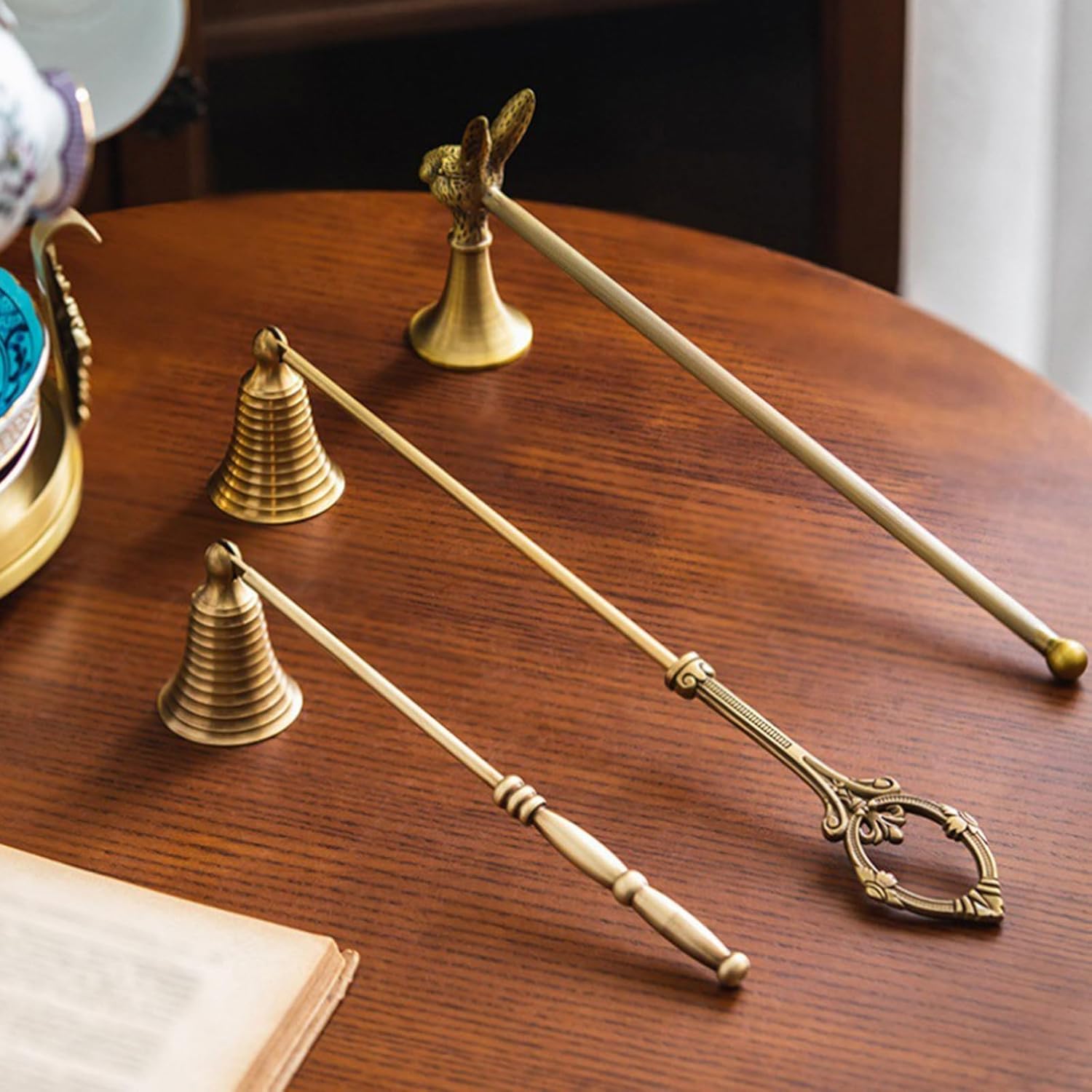 Brass Candlesnuffers Wicks Snuffer Accessory,Extinguish Flame Safely with Long Handle Putting Out Snuffer Extinguishers with Long Handle