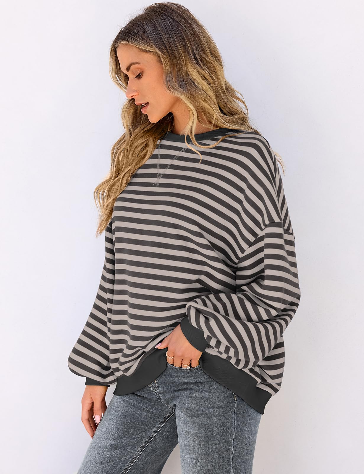 Damska oversize bluza UEU w paski z okrągłym dekoltem, długim rękawem i kolorowymi blokami, casualowy, luźny pulower do ćwiczeń i na co dzień.