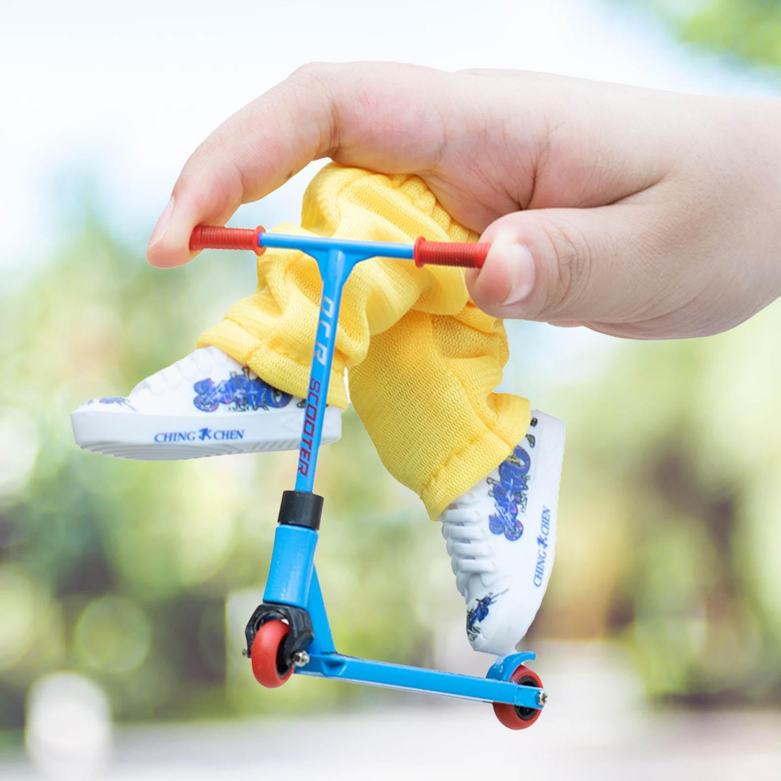 Generisch Finger Scooter Set, Fingerspielzeug-Skateboards, Finger Scooter Interaktives Fingerspielzeug, Finger Scooter Modell aus Legierung,Fingerboards Finger Schuhe Fingerhose Fingerscooter(Blau)