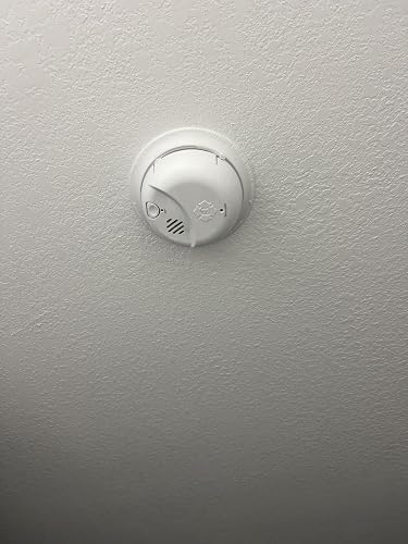 Hardwired Smoke and Carbon Monoxide Detector with 10-Year Battery Backup