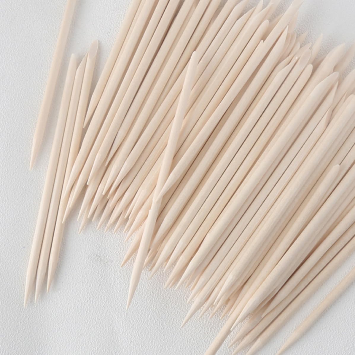 TEHAUX 200pcs Wooden Cuticle Pusher and Nail Cleaner Tool Lightweight Nail Stick for Removing Dead Skin, for Beauty Shop and Travel Use