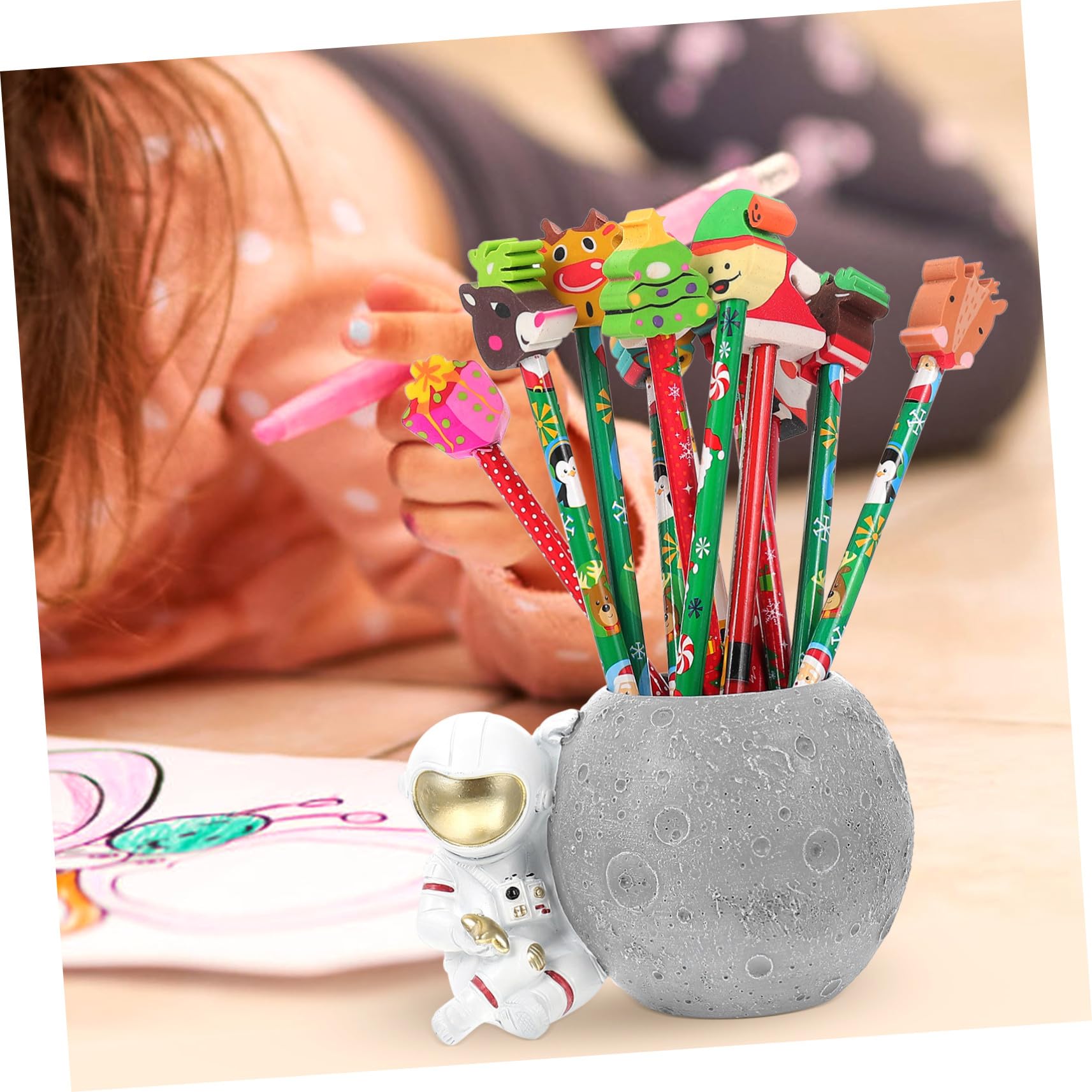 Hemobllo Portapenne Astronauta in Resina Portapenne da Scrivania Pianeta Organizzatore di Oggetti per Tavolo